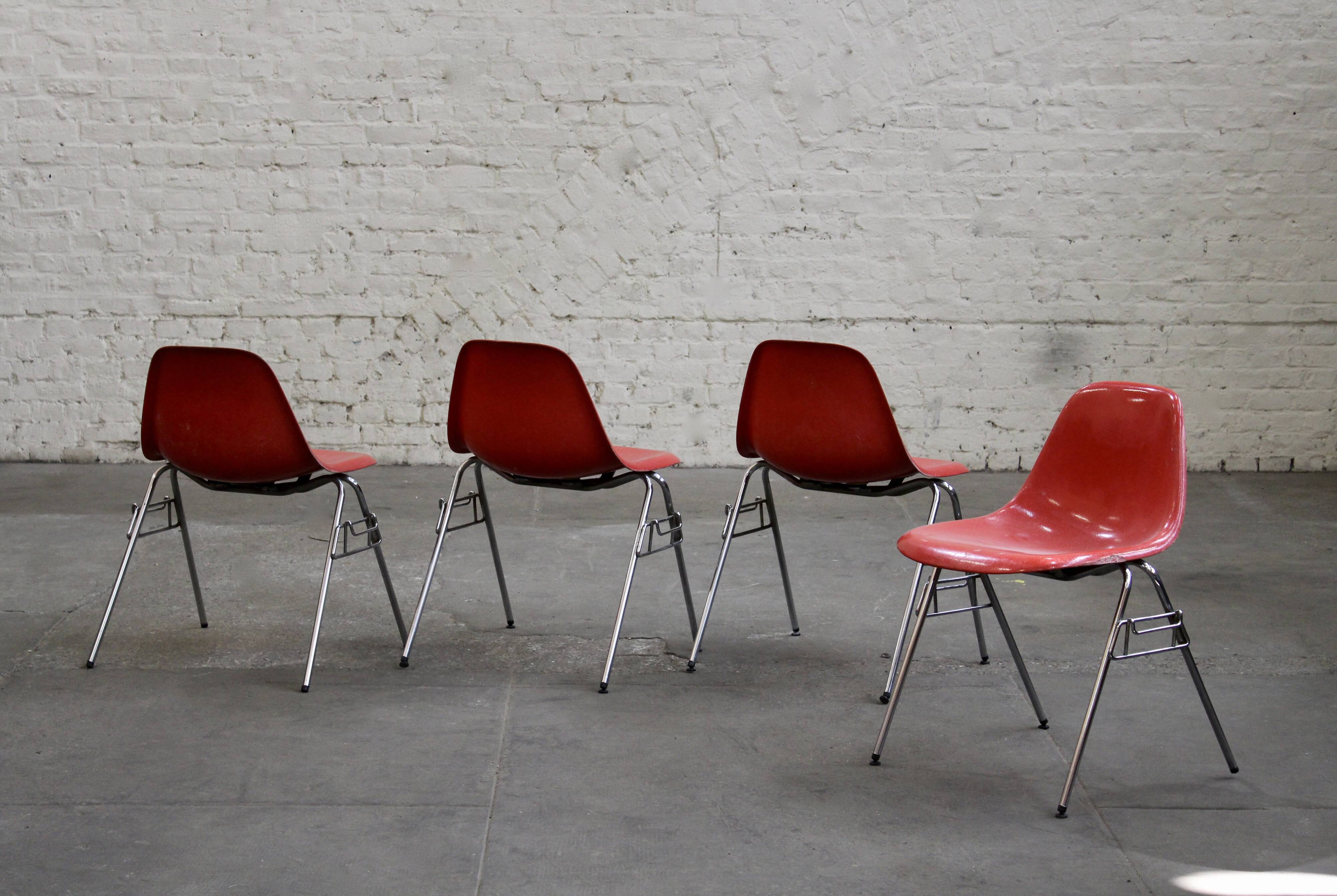 Set of 4 chairs  Eames -  La Fonda
