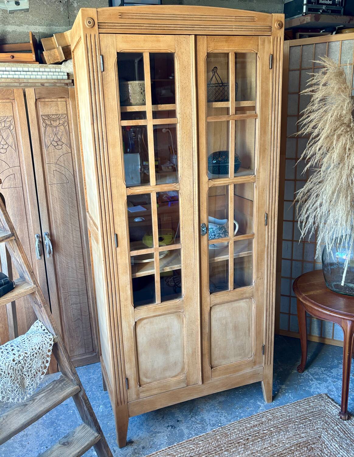 Parisian display case in raw wood