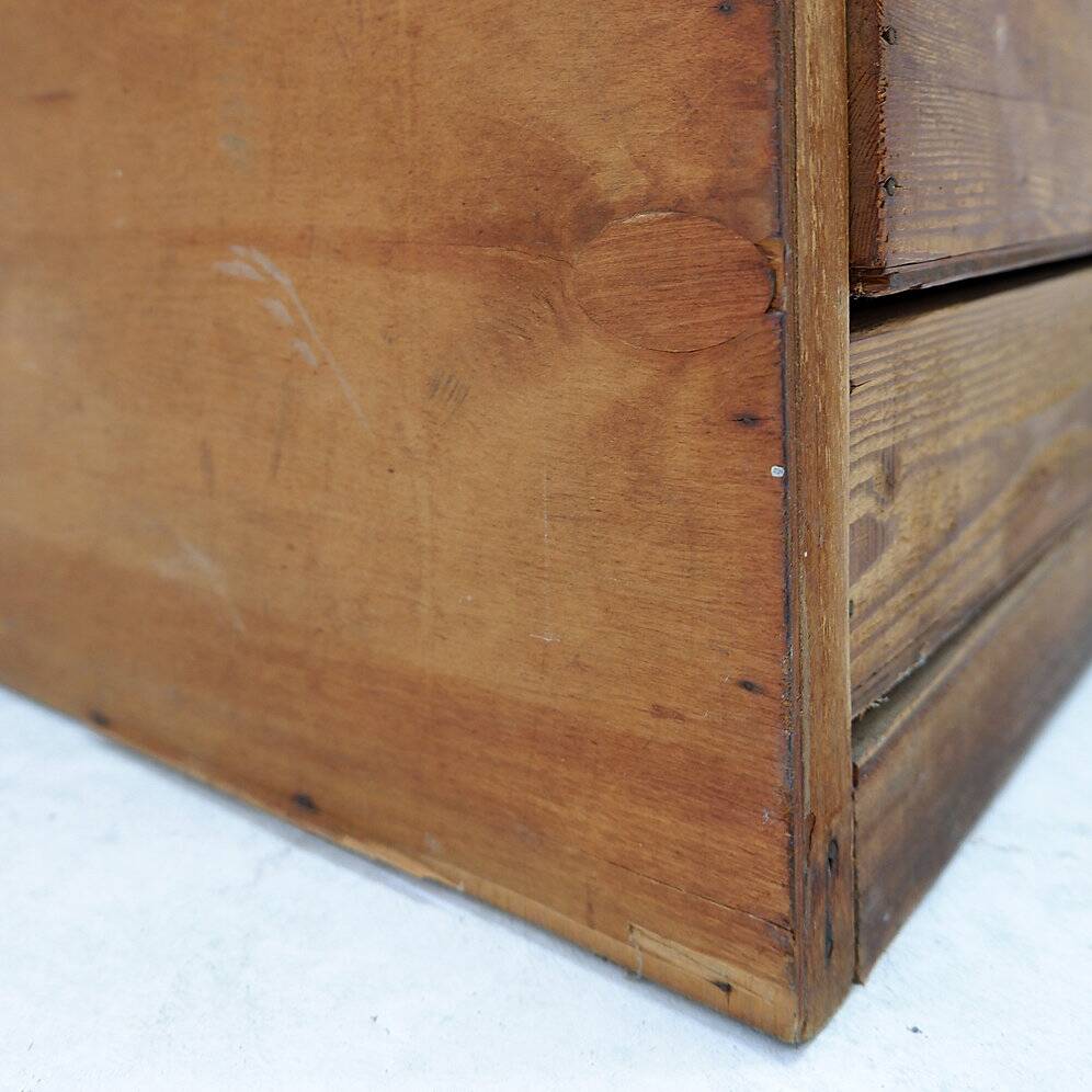 Industrial workshop furniture in pine with 10 drawers, circa 1940.