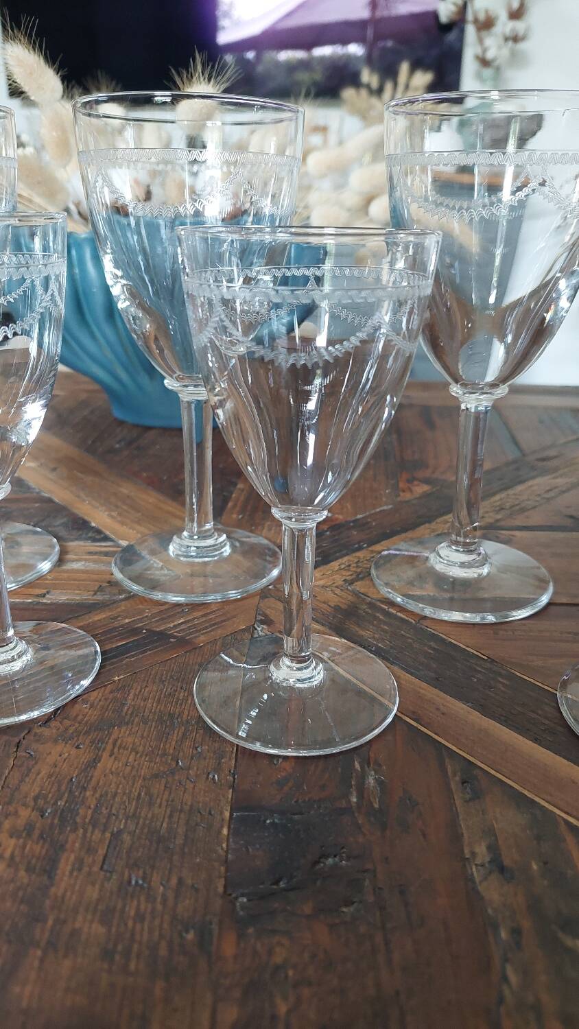 Lot de 8 verres en cristal gravé – Style Louis XVI