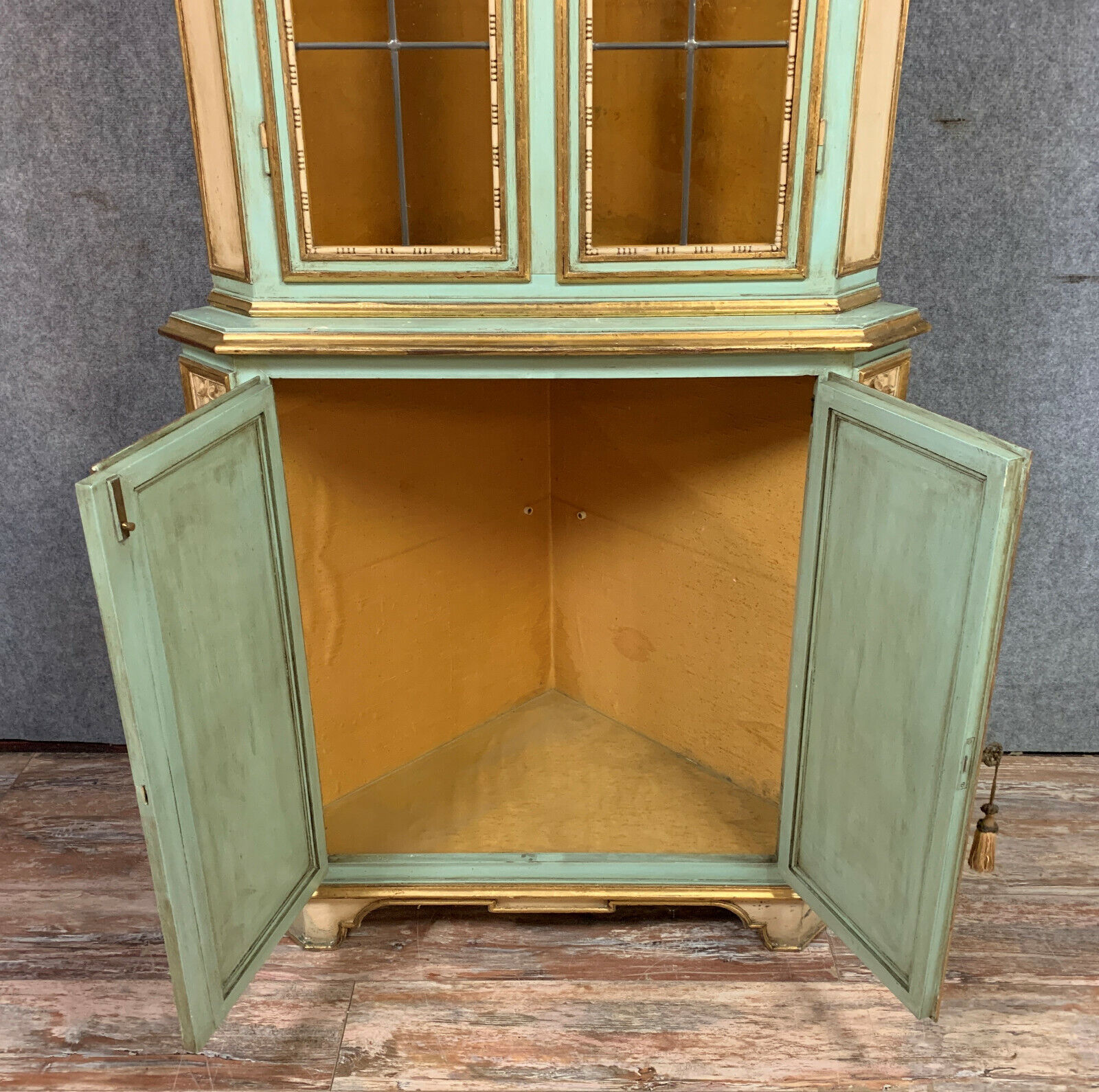 Venetian baroque notch in lacquered and gilded wood around 1900