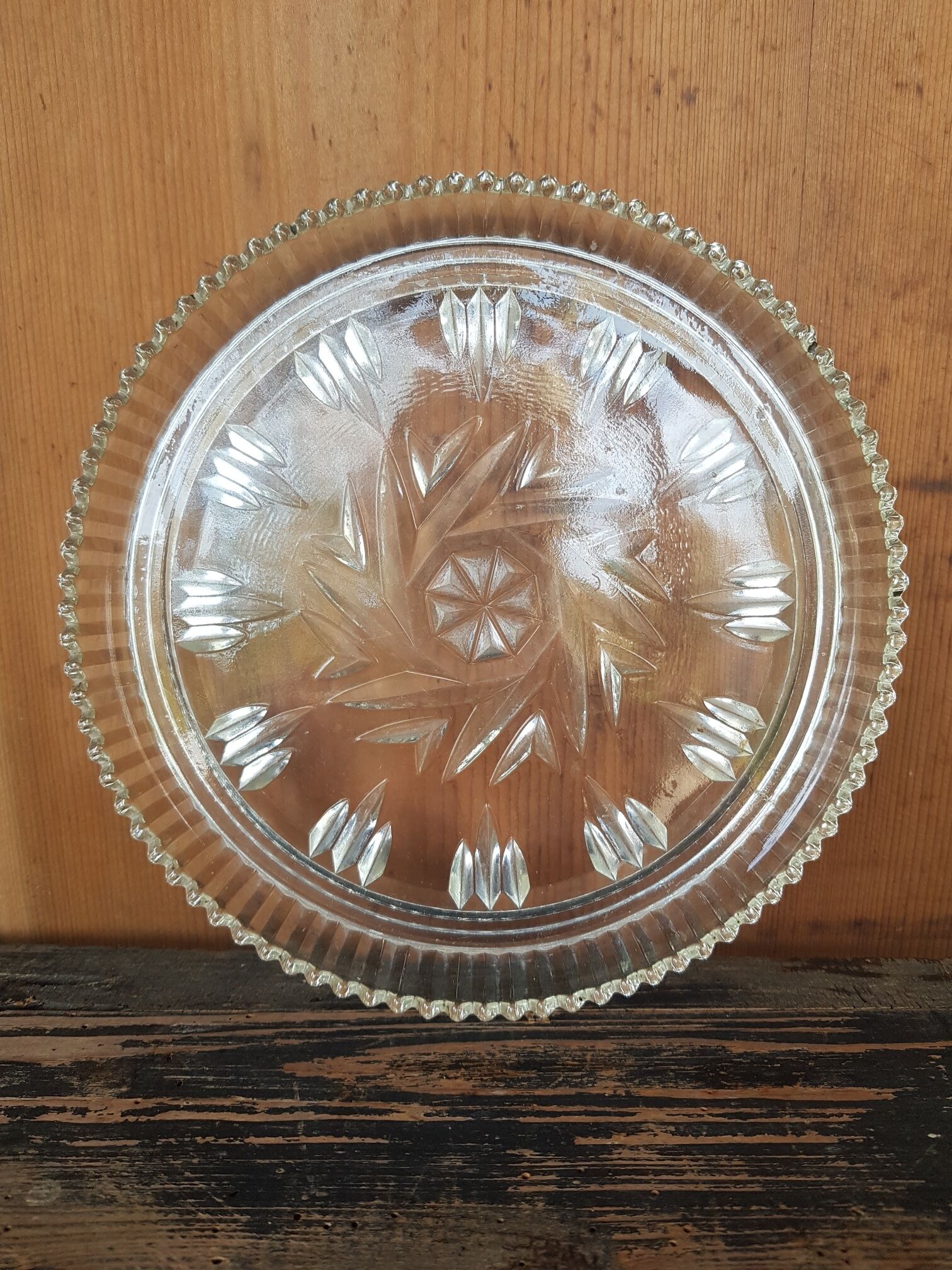 Round plate plate chiseled glass