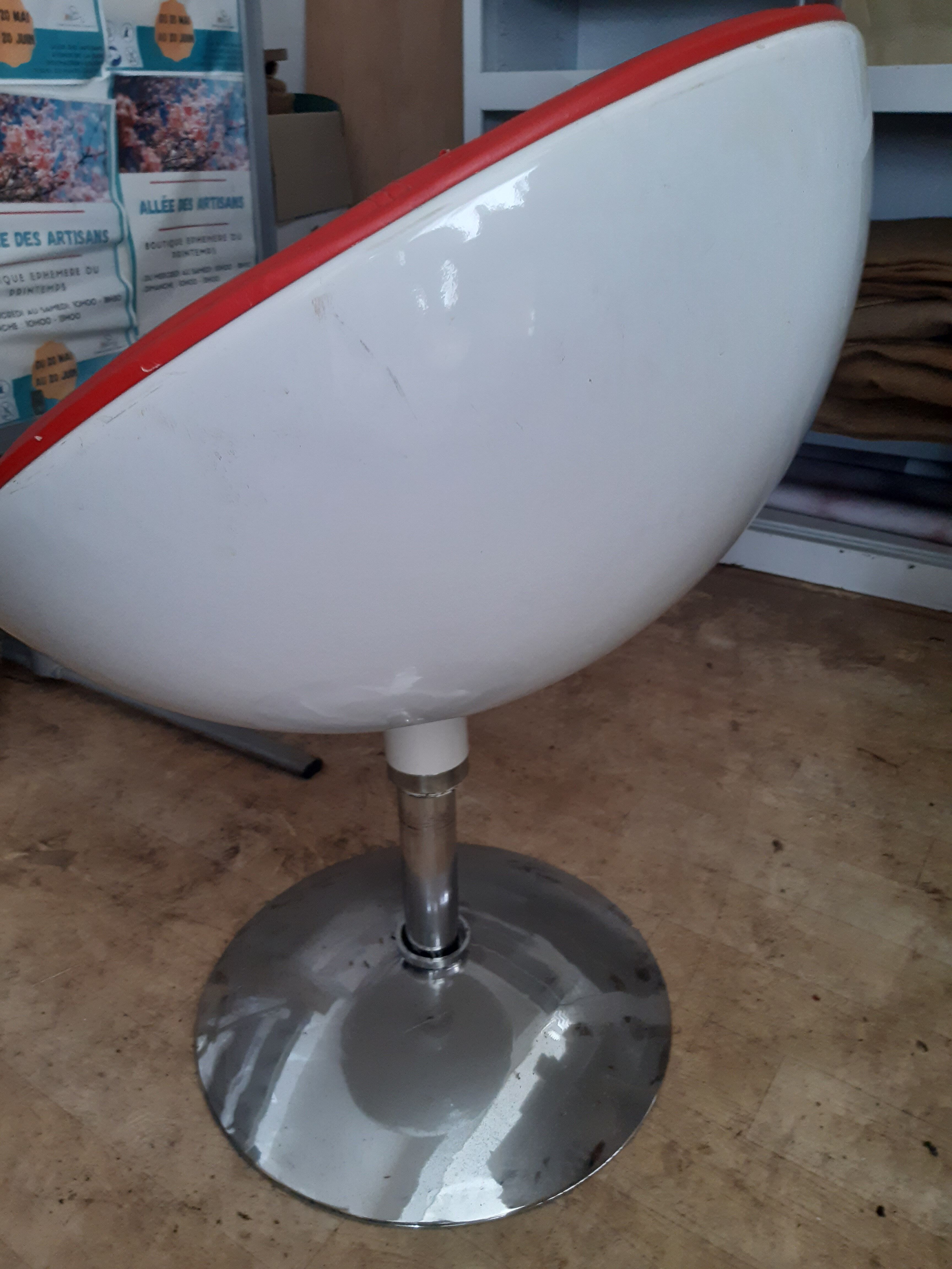 Half sphere armchair