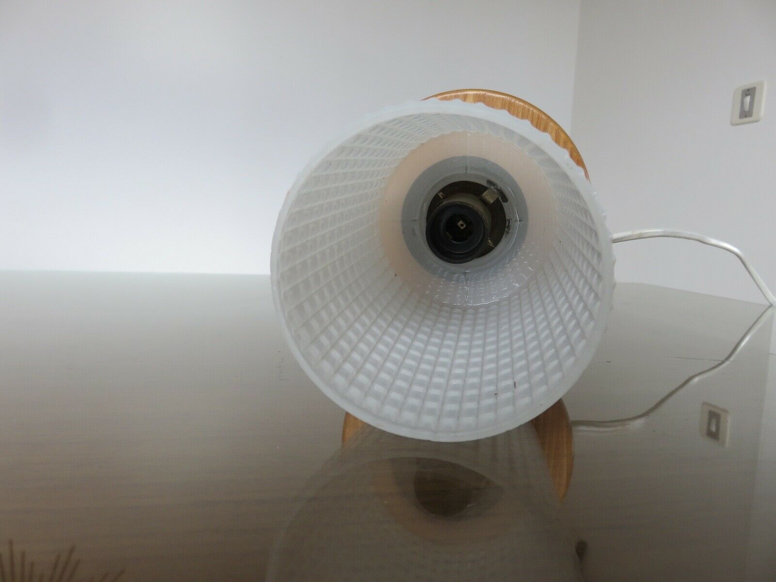 Scandinavian lamp, made of wood, brass and embossed glass 70s
