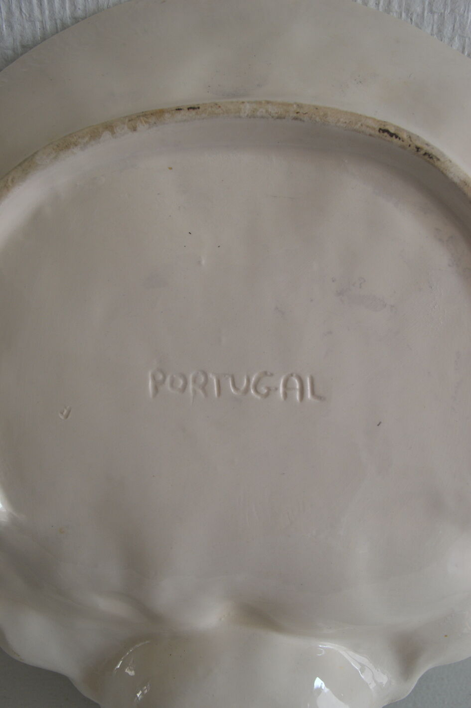 Ceramic dish in the shape of a scallop made in Portugal