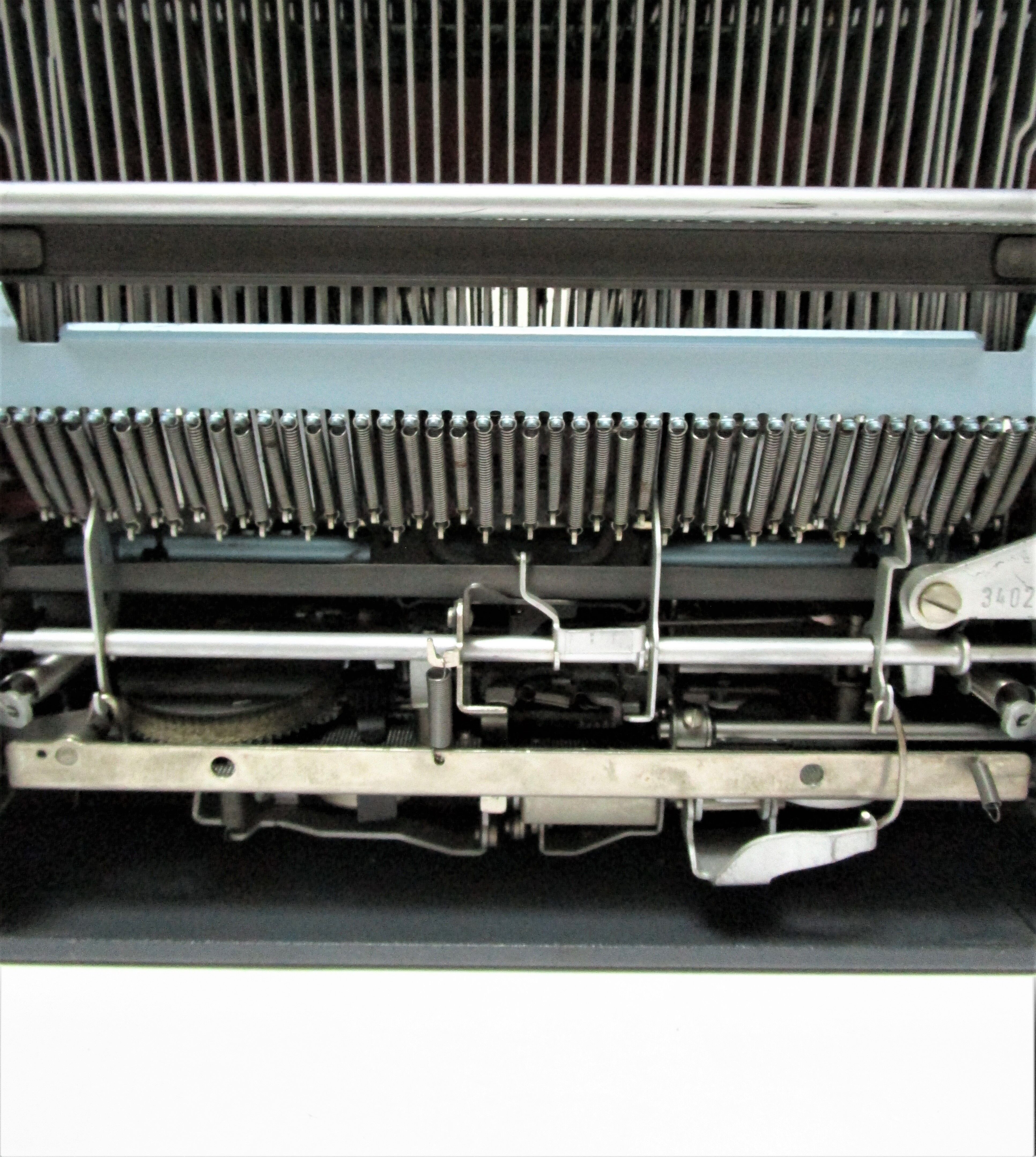 typewriter Olympia metal large cart A3 years 60