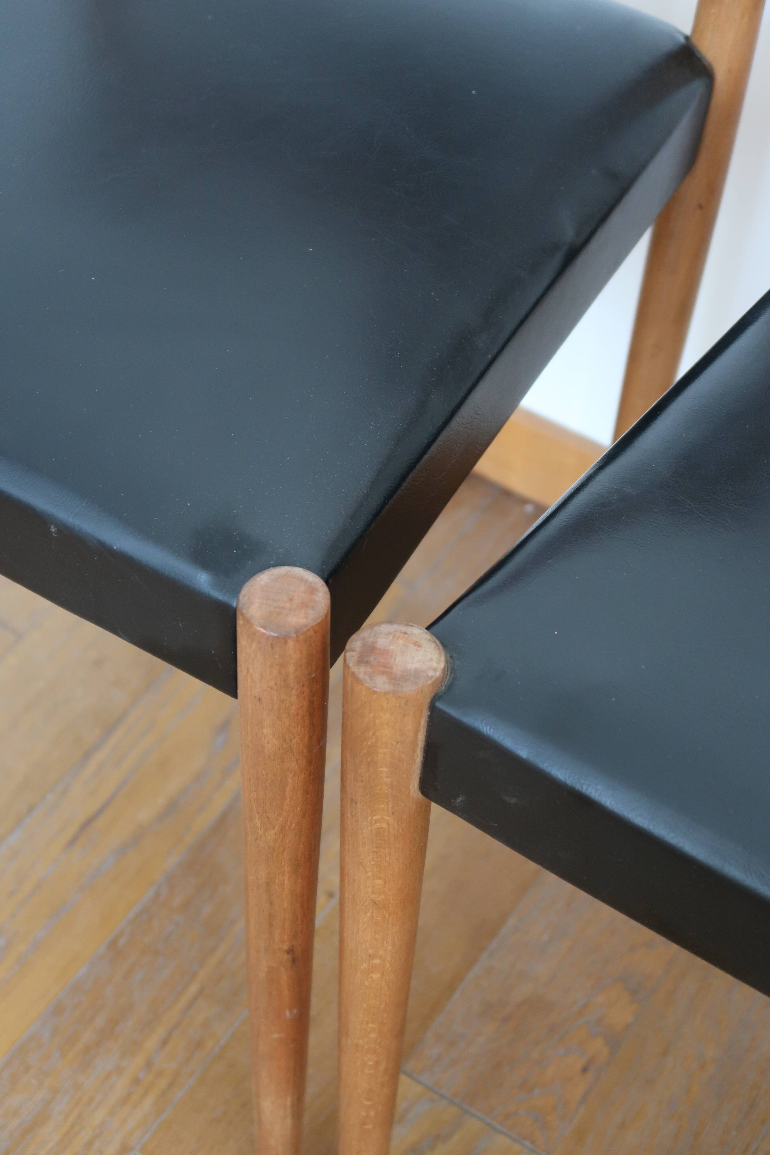 4 Scandinavian chairs skaï black