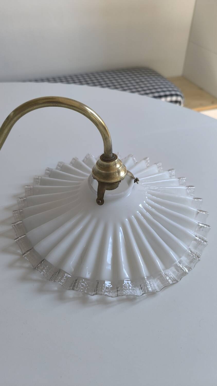Vintage wall light in notched opaline and gilded brass