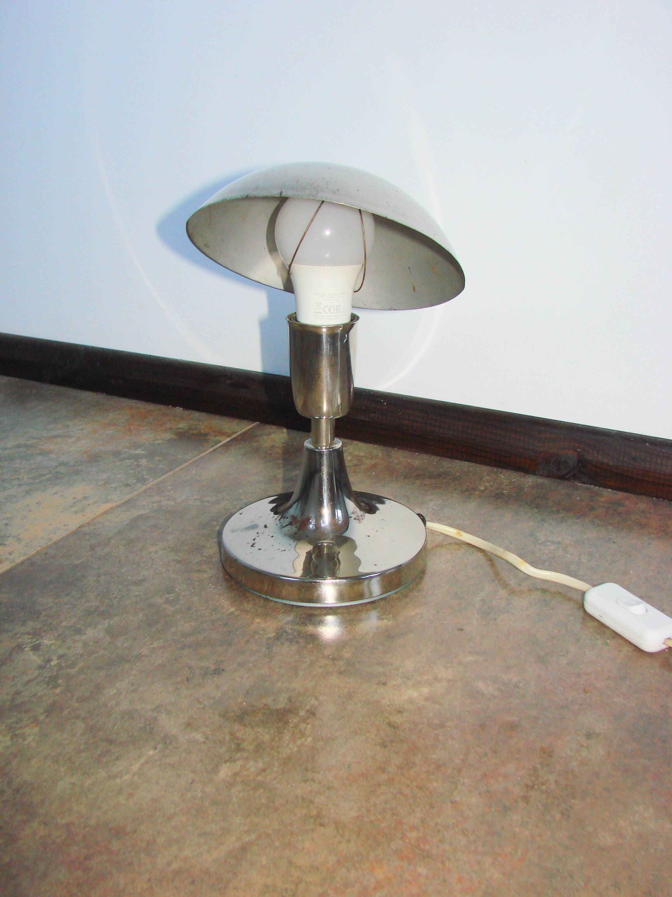 A Polish ‘mushroom’ table lamp from the 1960s.