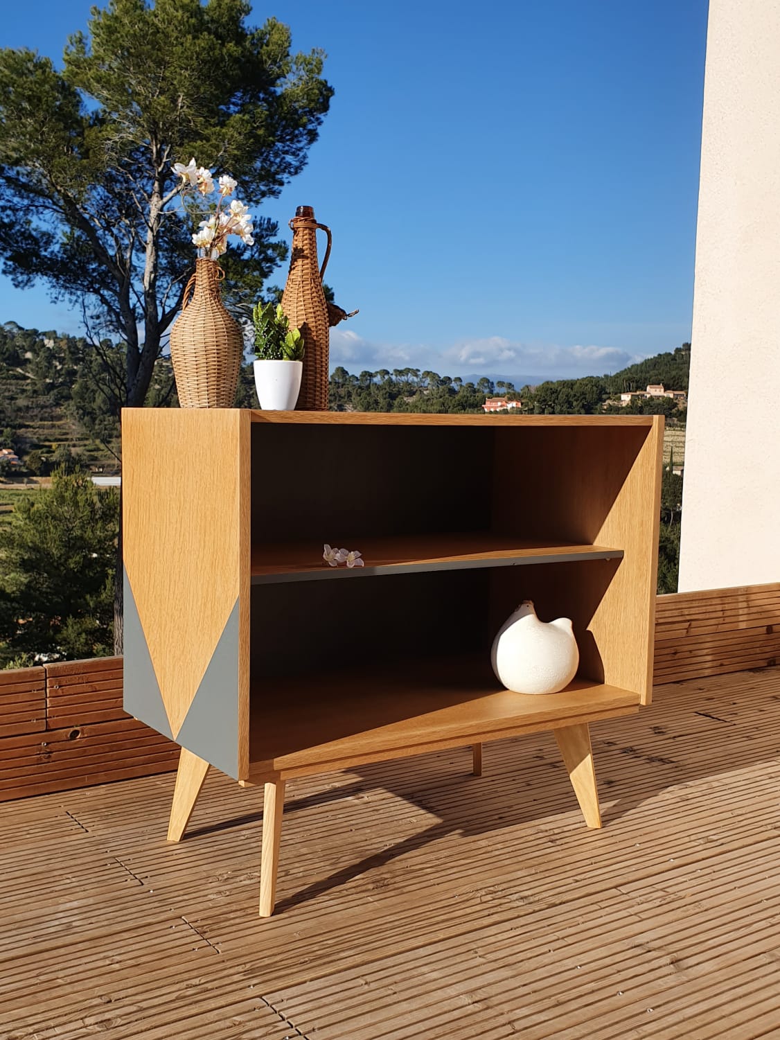 Vintage sideboard with compass feet