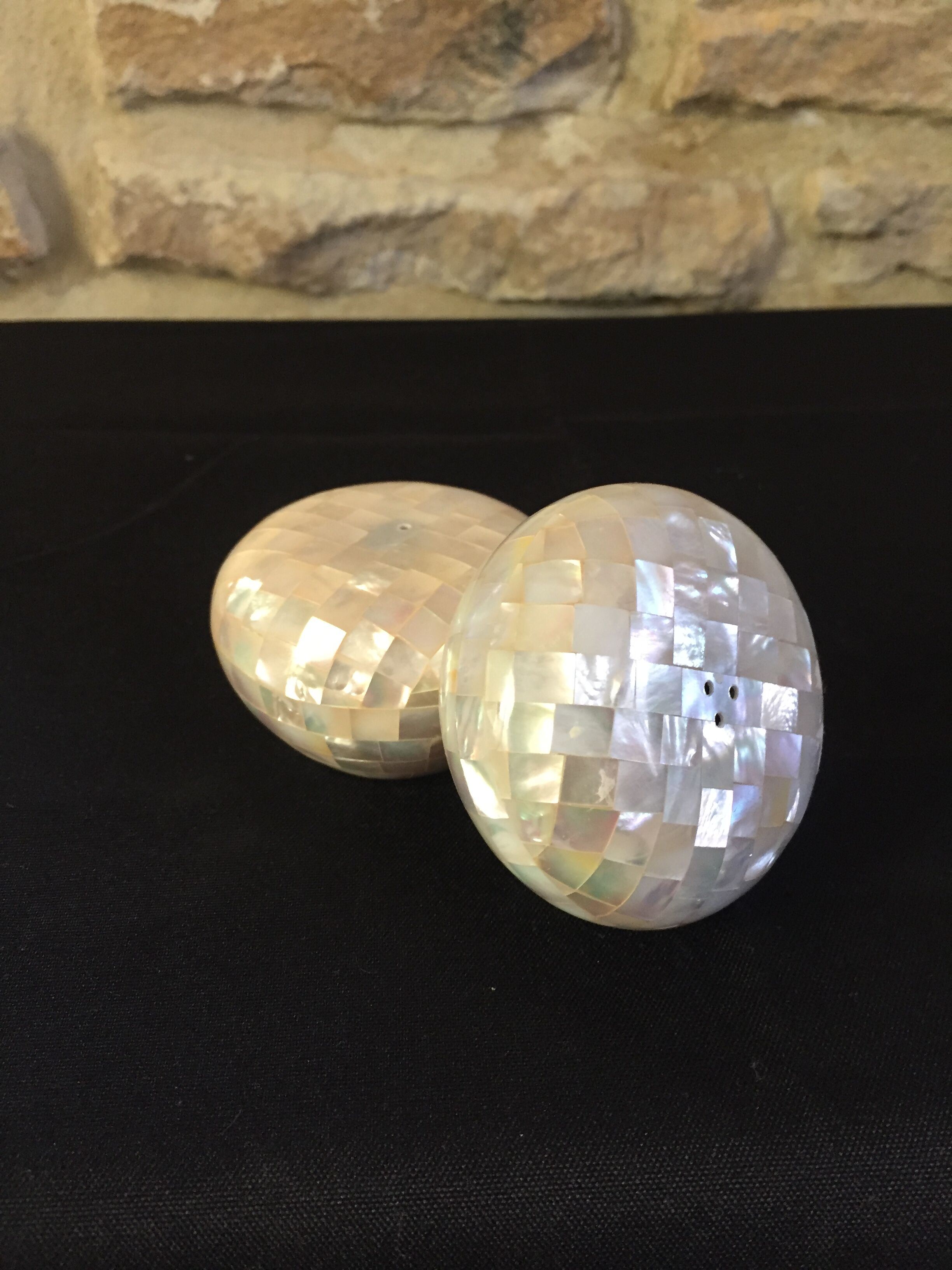 Salt and pepper in mother-of-pearl