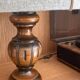 Lampe à poser en bois massif Mid century campagne française, et abat jour