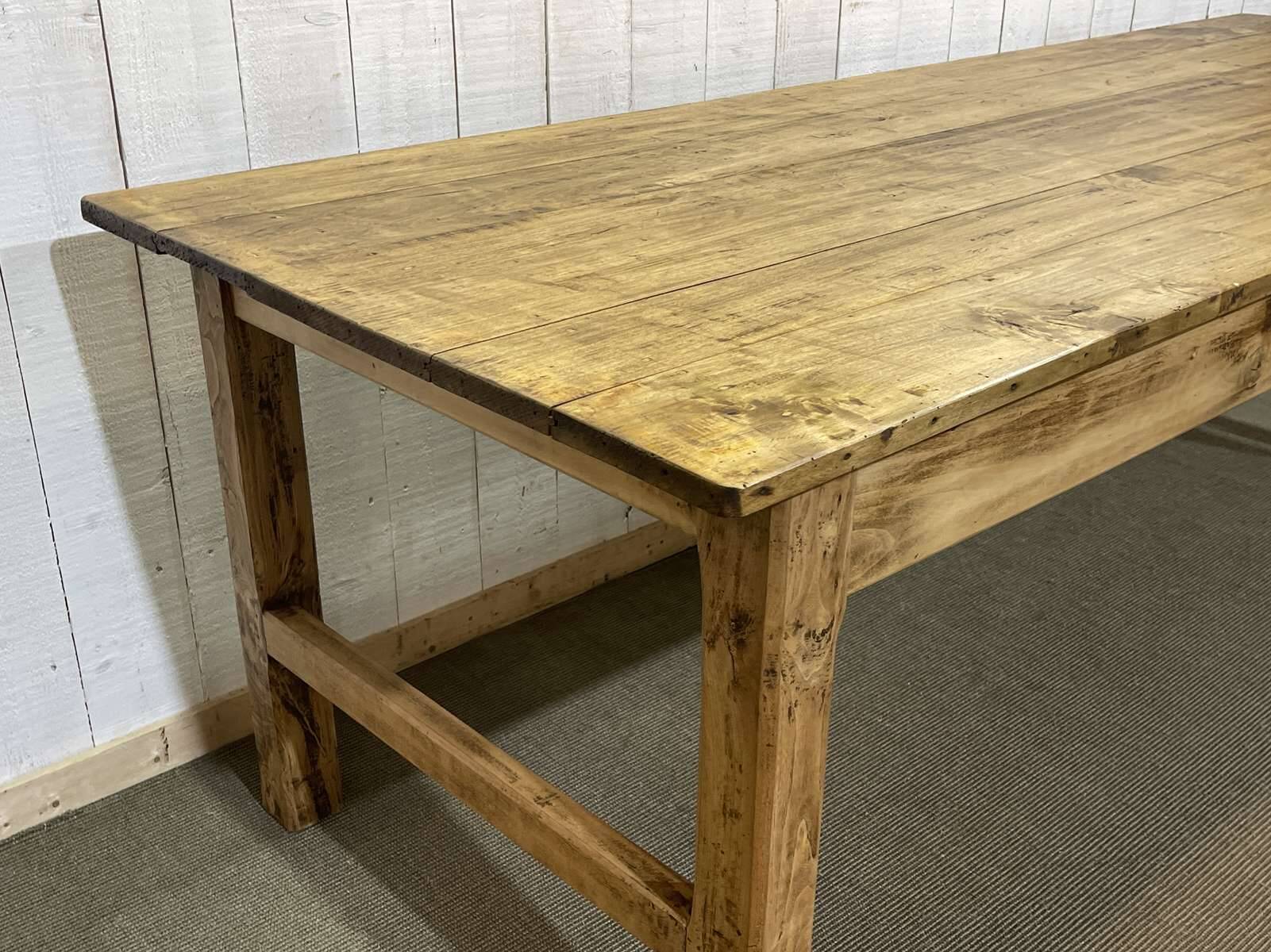Farm table in poplar from the early 20th century.