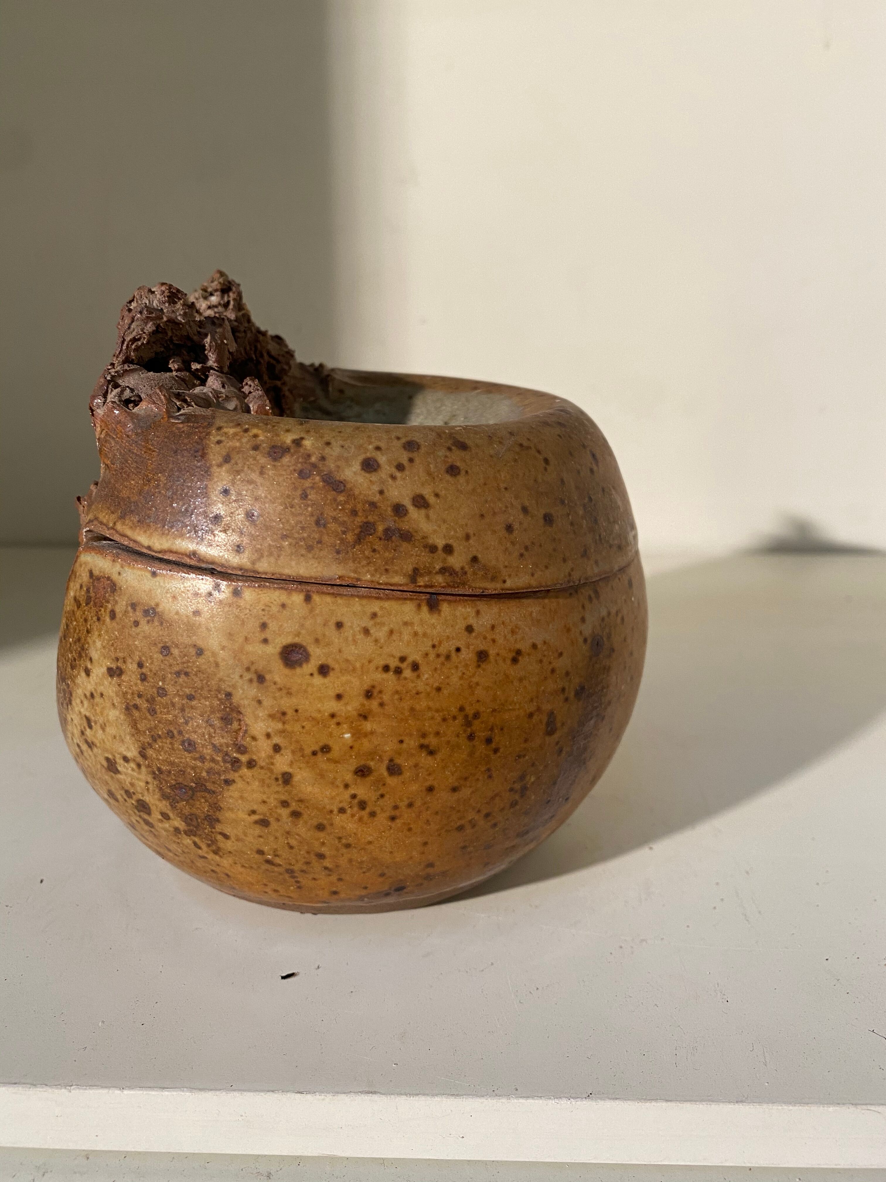 Empty 1981 sandstone pocket