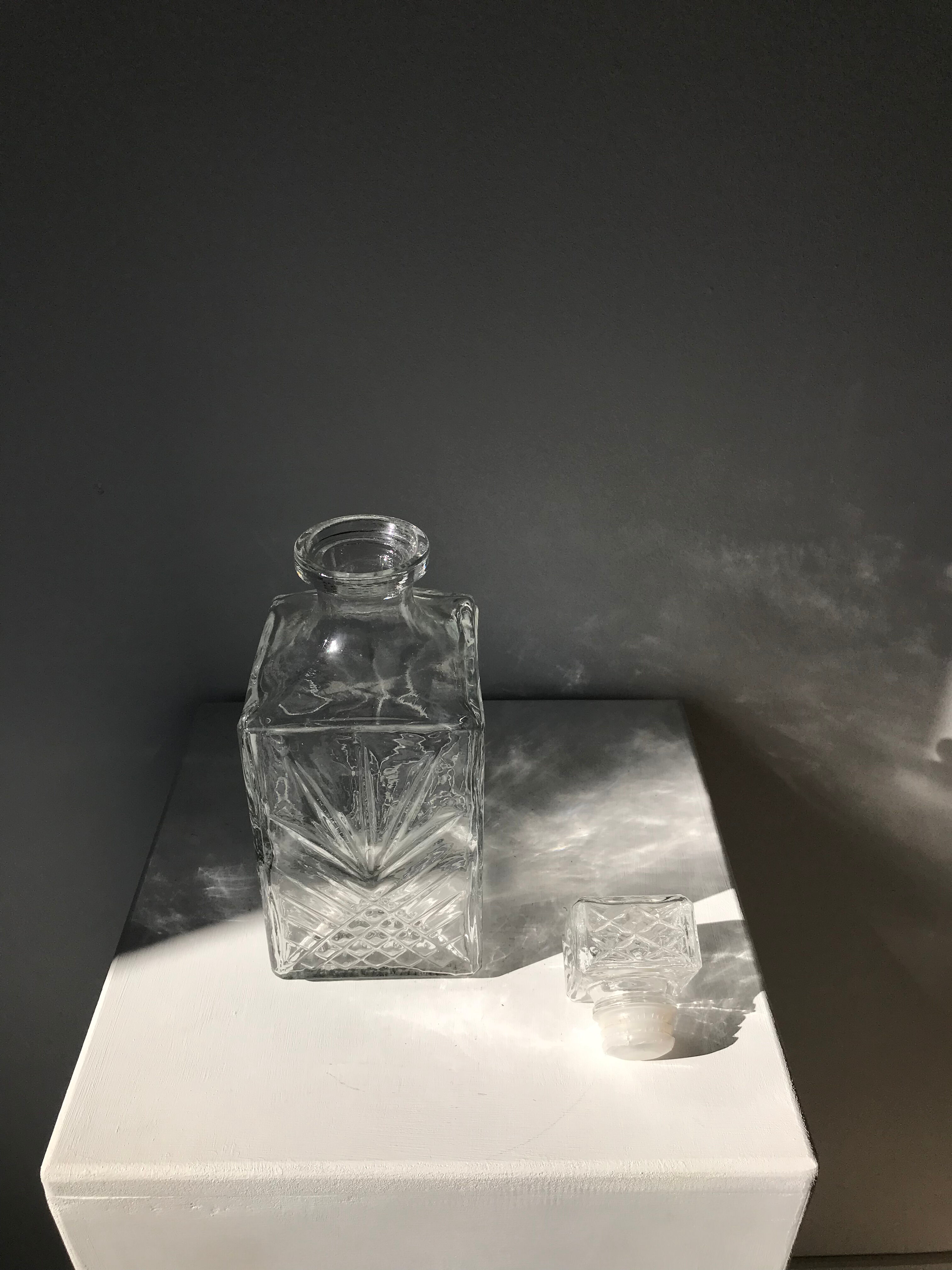 Glass whisky decanter