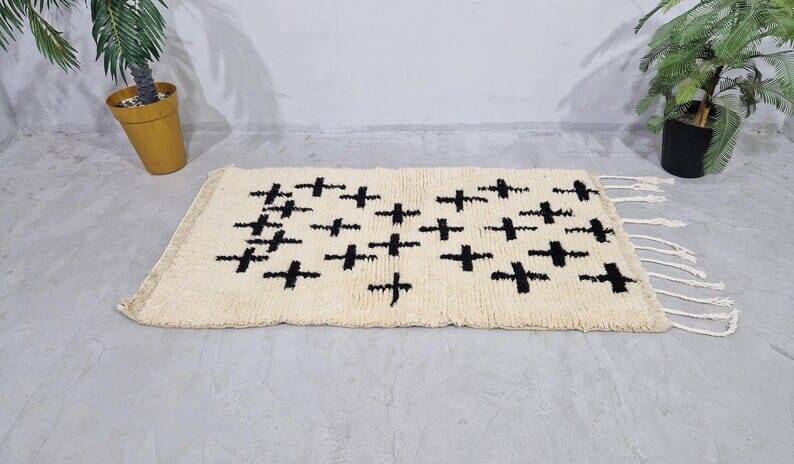 Handmade traditional wool rug, size 145 x 255 cm