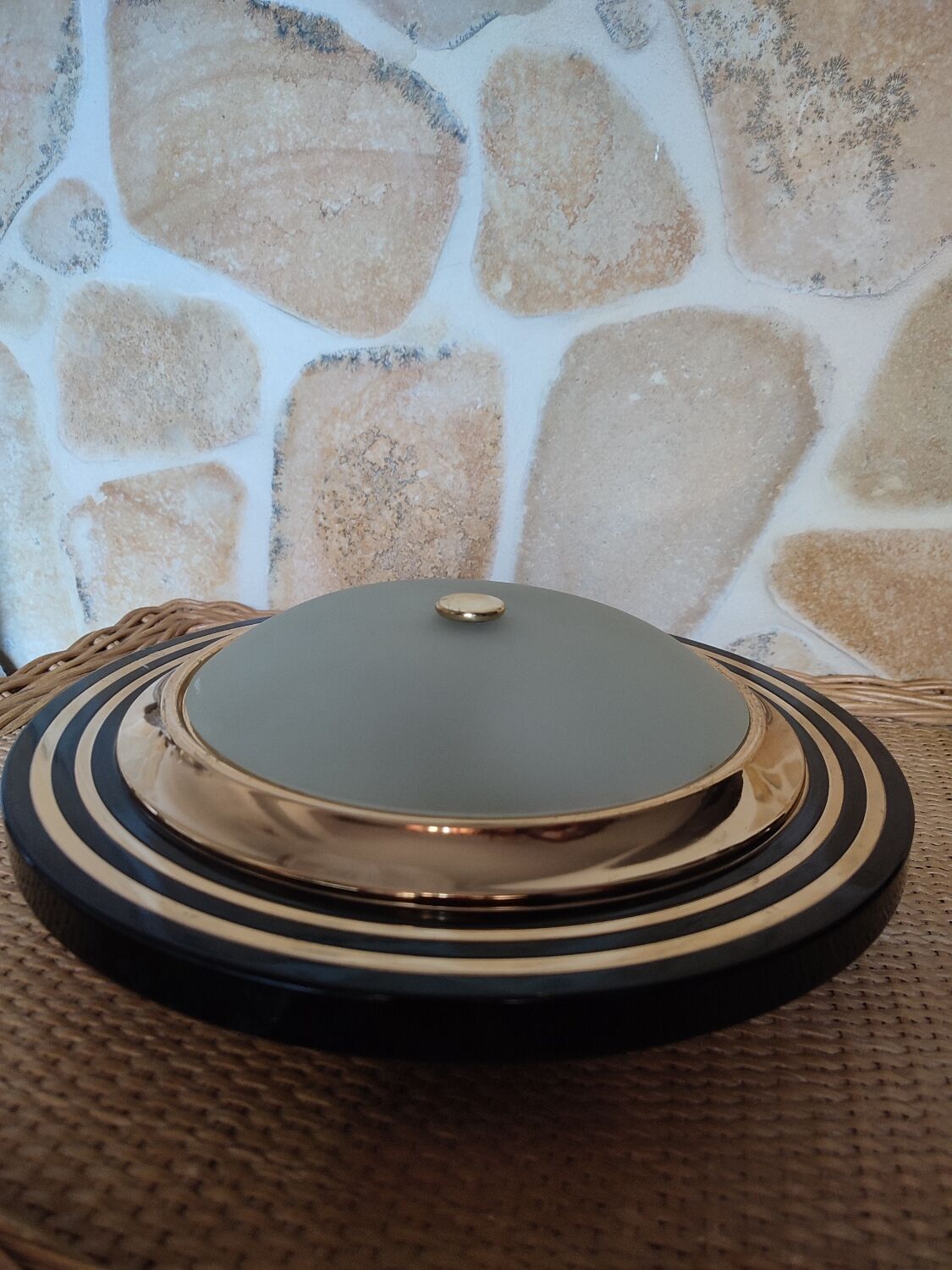 Art deco ceiling light in brass and textured glass
