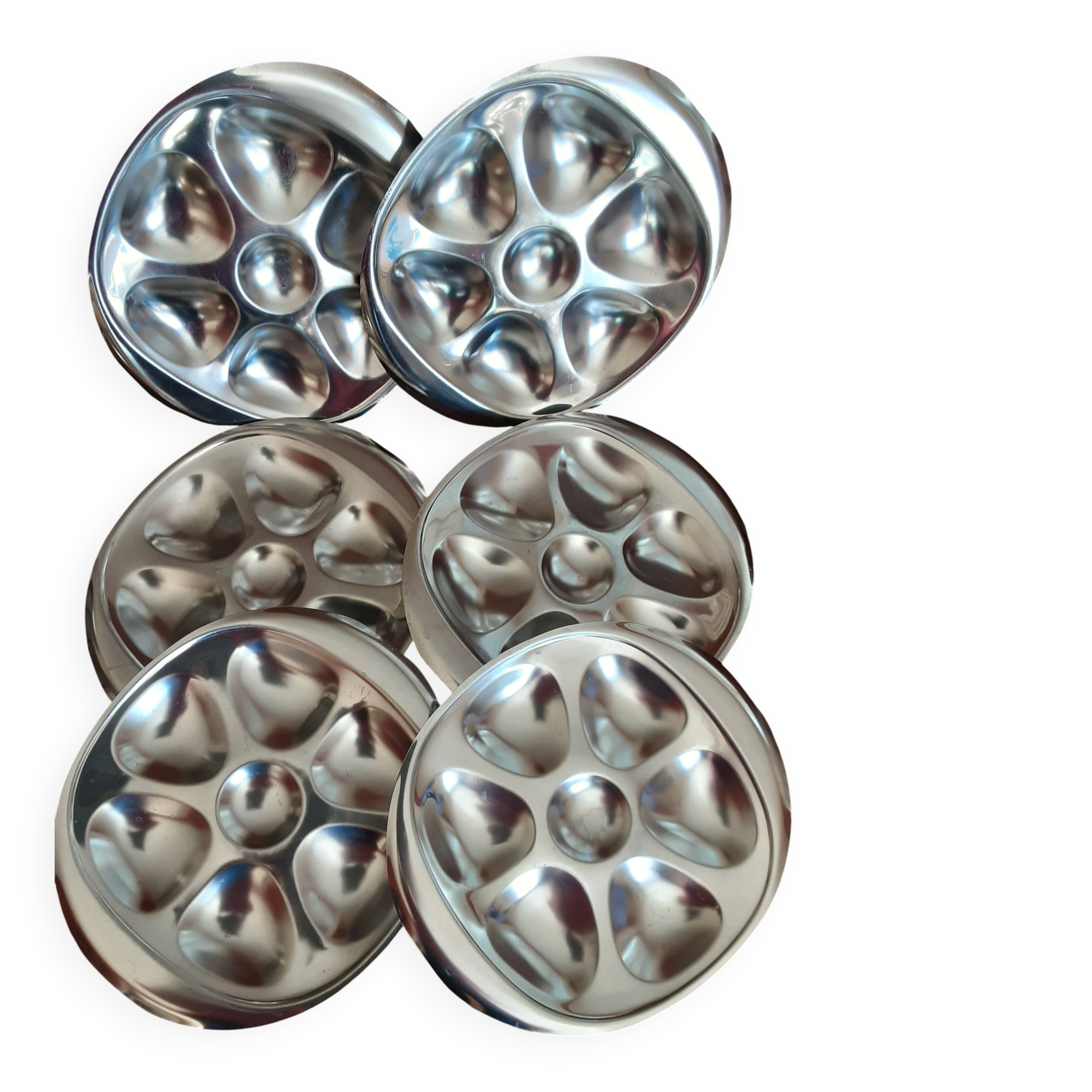 Set of 6 metal oyster plates