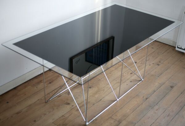 table Dining table