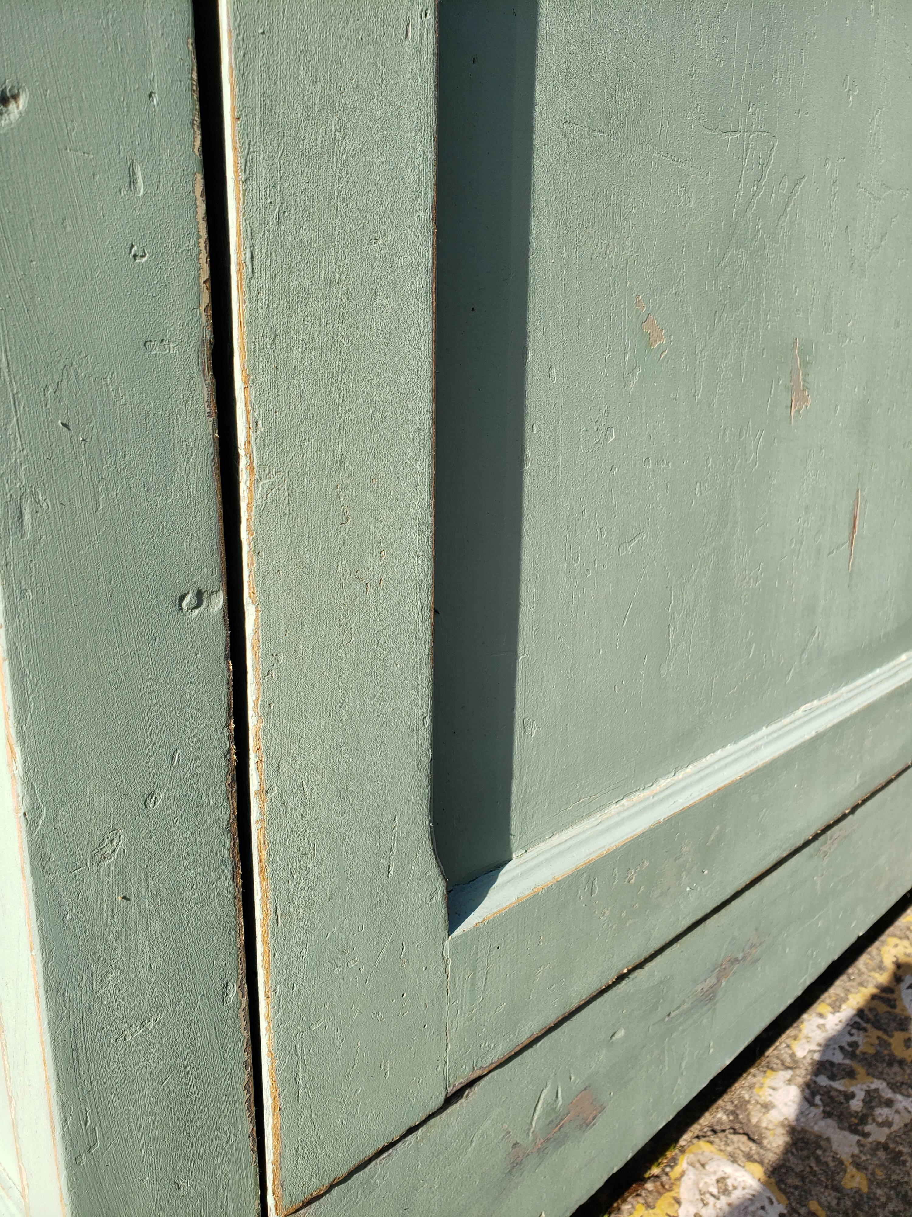 Parisian wardrobe patina ancient mint