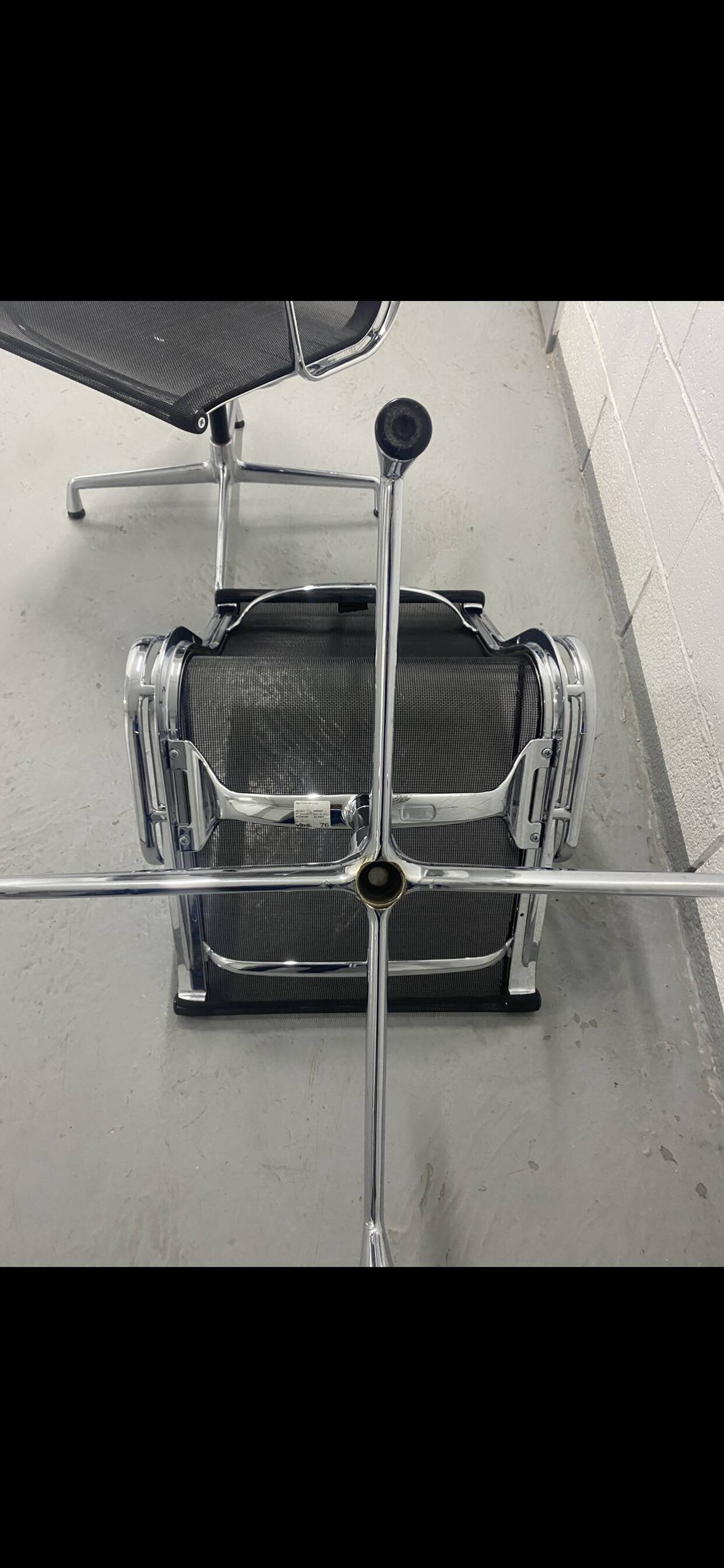 Armchair EA108 charles and Ray Eames Vitra