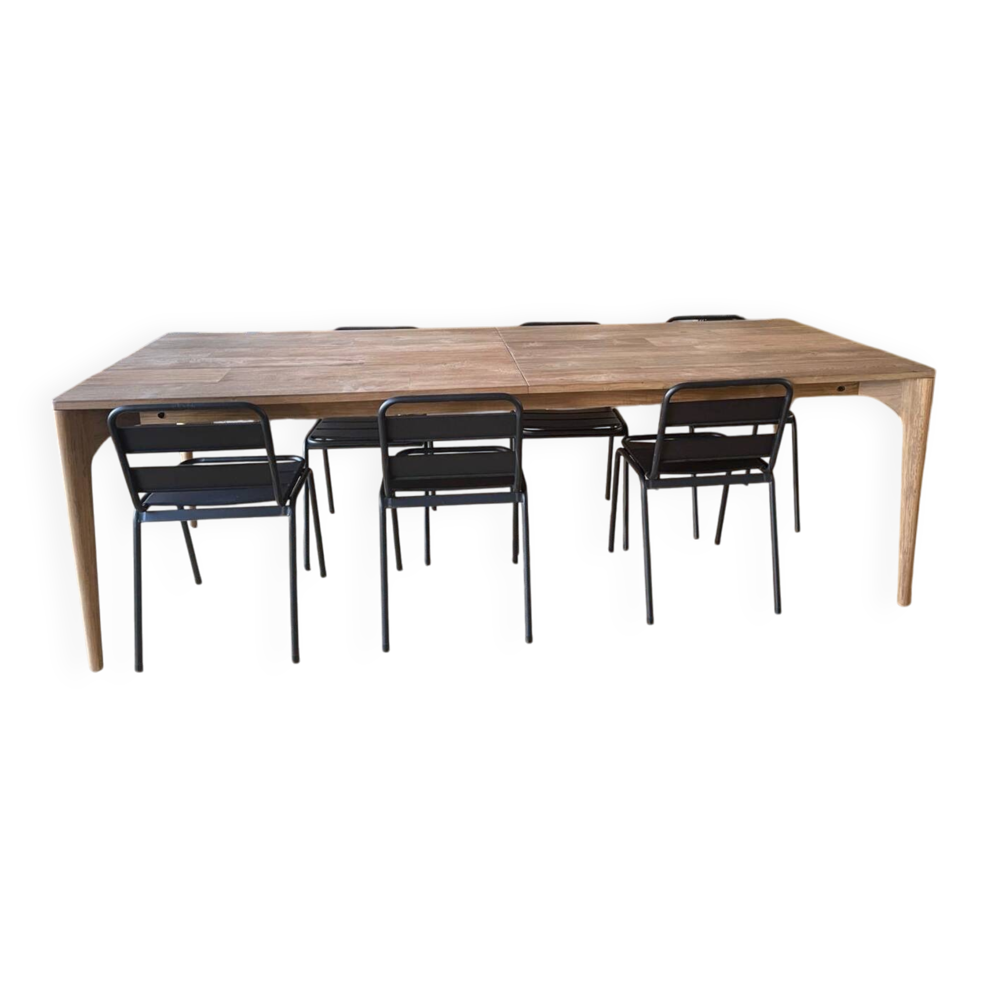 Beautiful extendable teak dining table. It is brand new (purchased