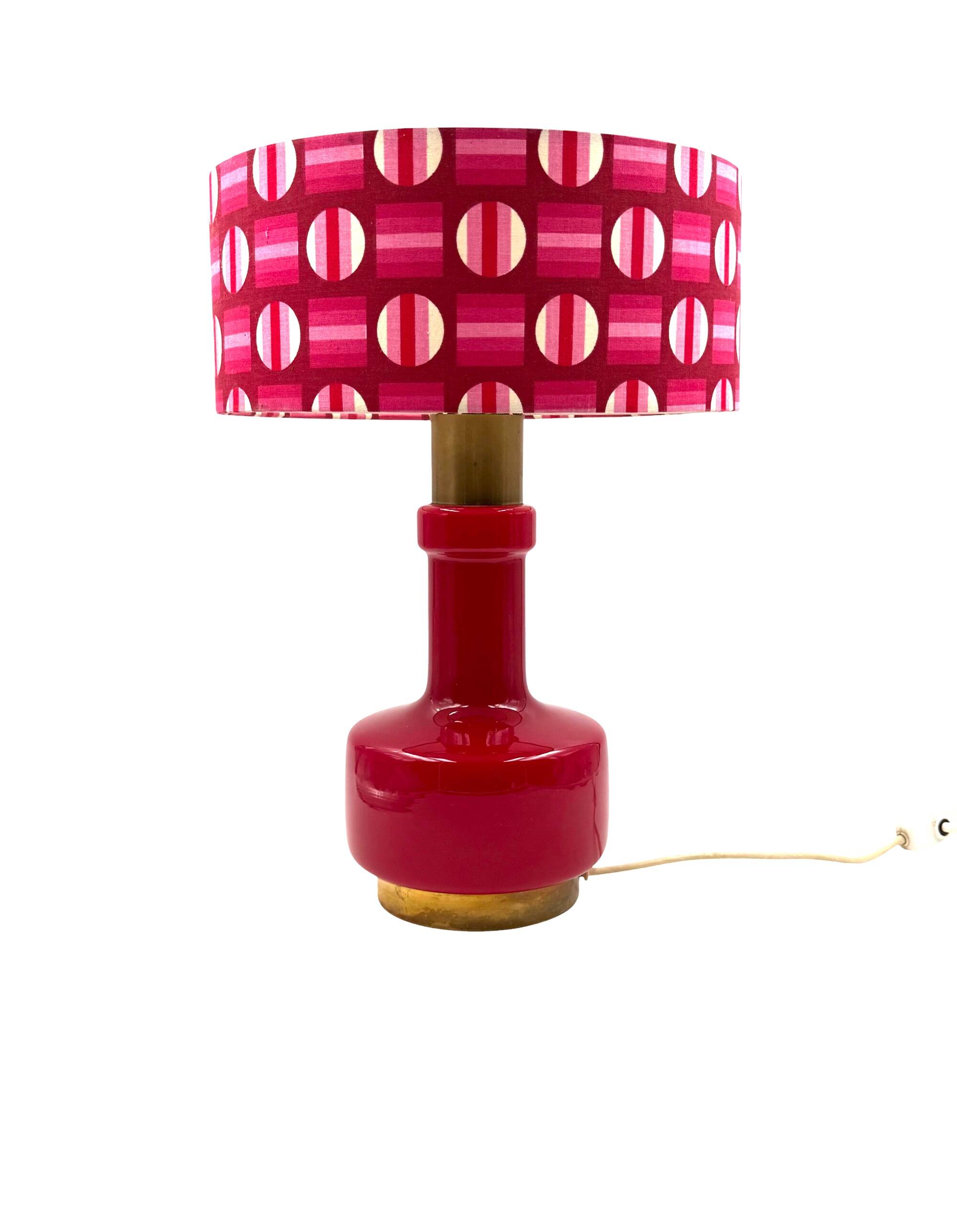 Space Age red glass table lamp, Italy 1960s