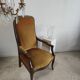 Fauteuil Voltaire garniture de velours jaune