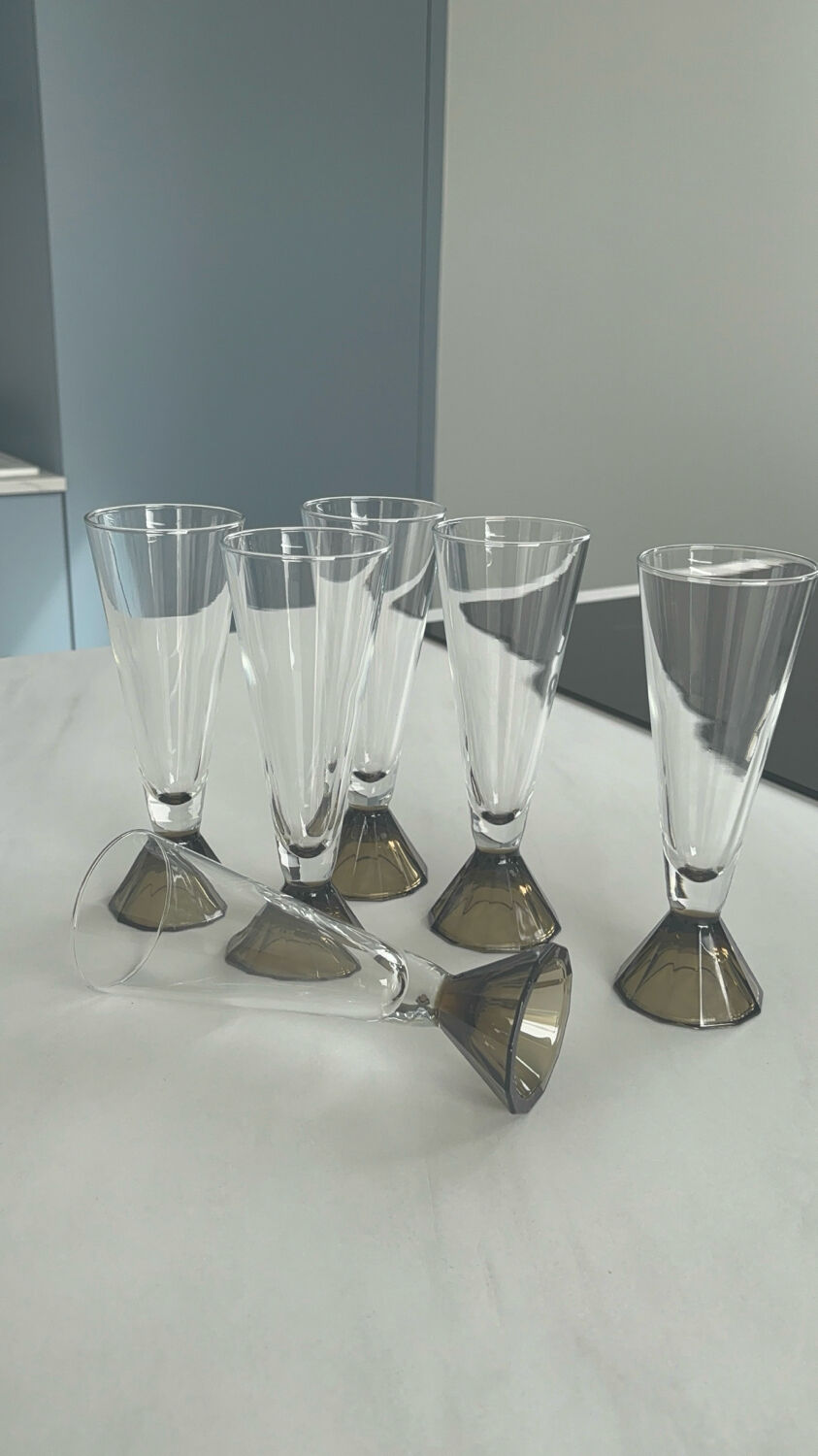 Set of 6 vintage champagne flutes 70 pyramid foot f