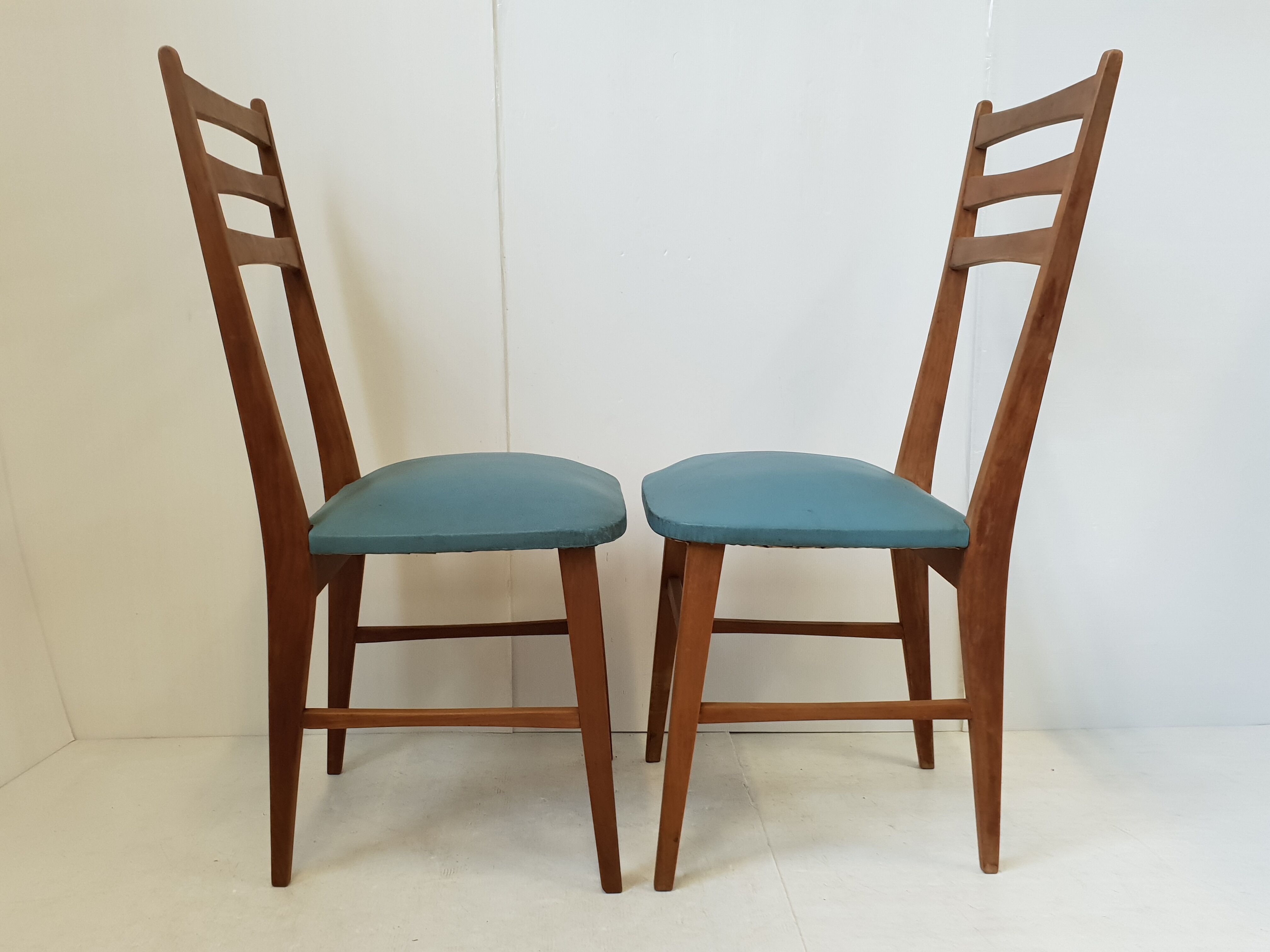 Suite of 4 vintage chairs 1950