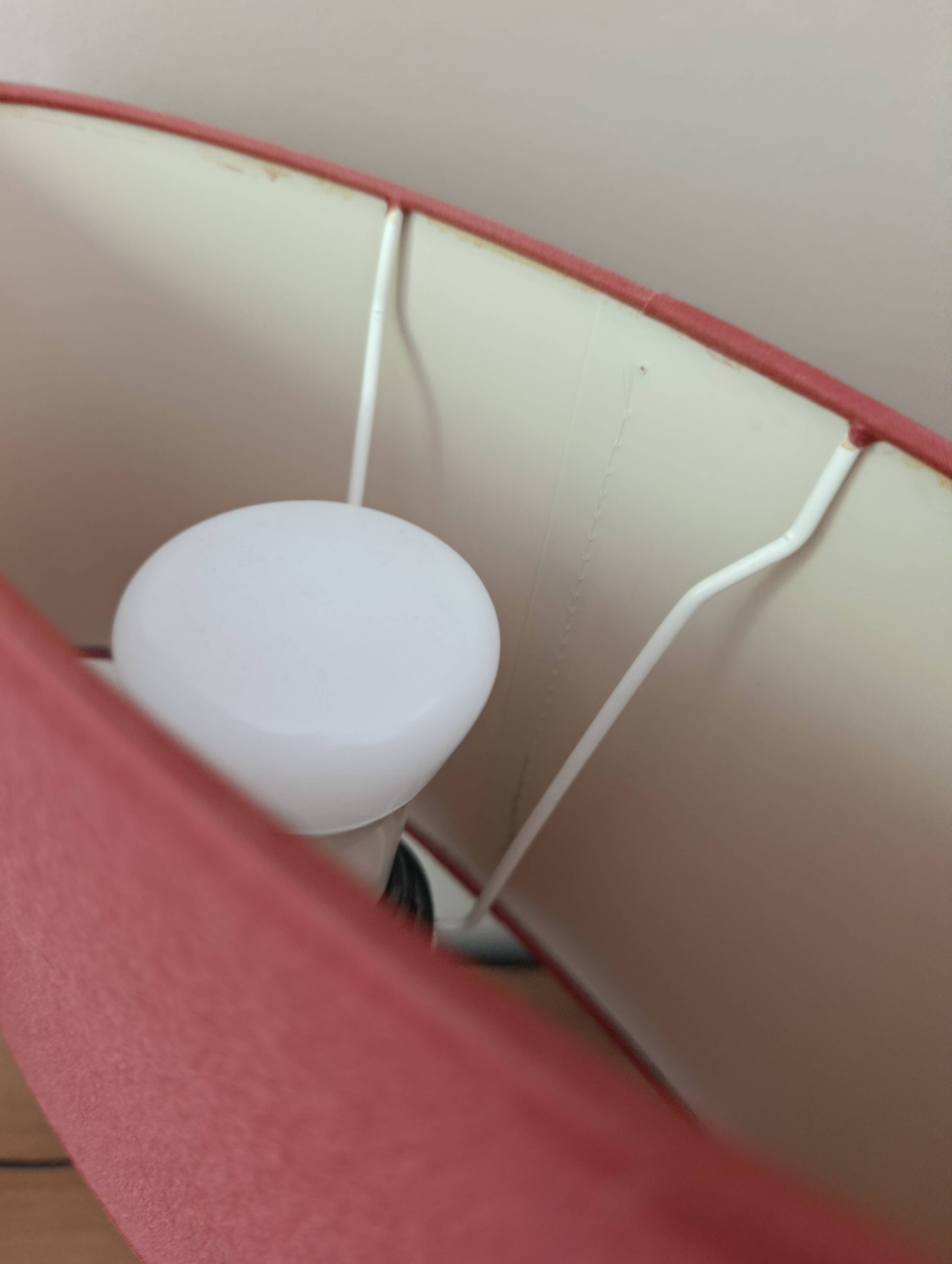 Modern red table lamp – Drimmer Edition (Neo-pop style | 70s/80s)