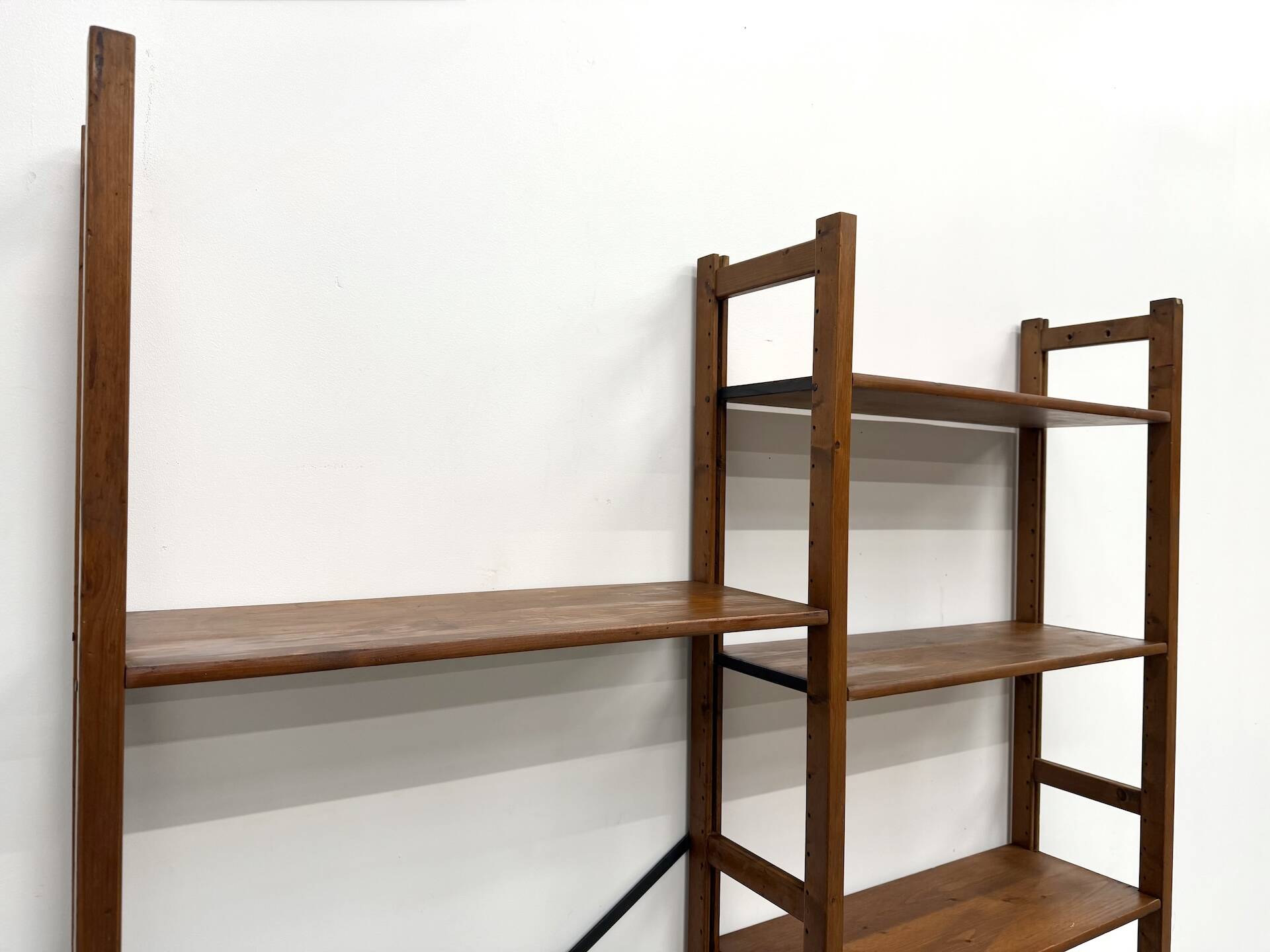 XXL Modernist Library in Solid Pine – 1950s Design – L164 cm