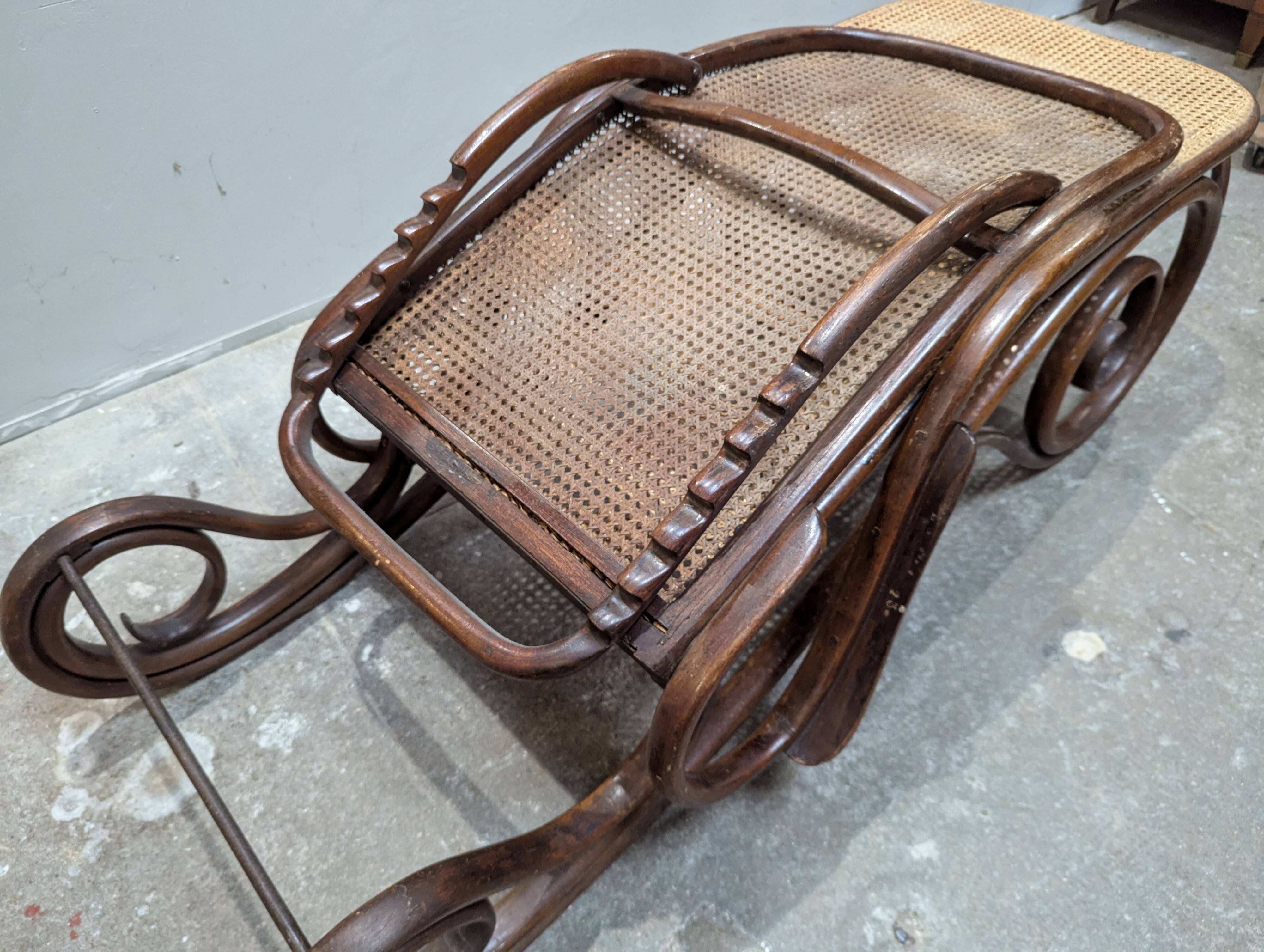 Chaise longue 1900 bois courbé