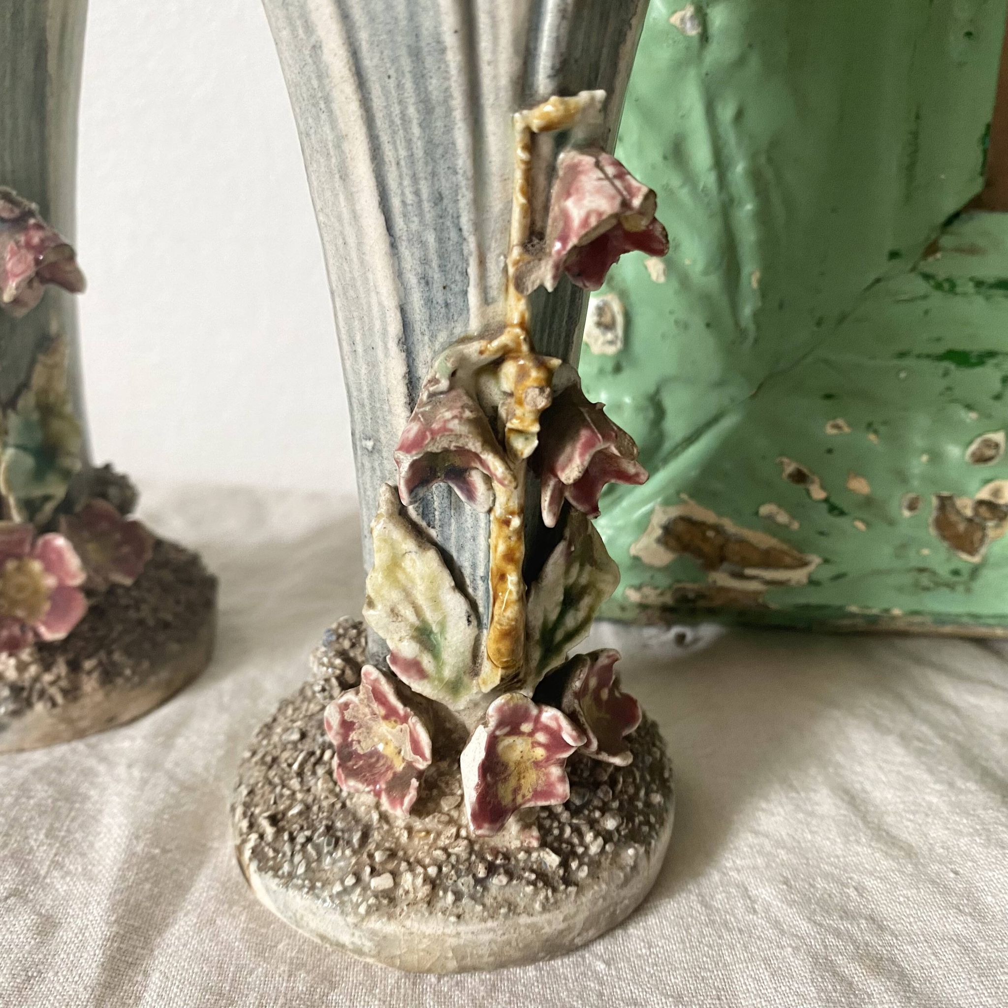 Paire de vases art nouveau  tulipes