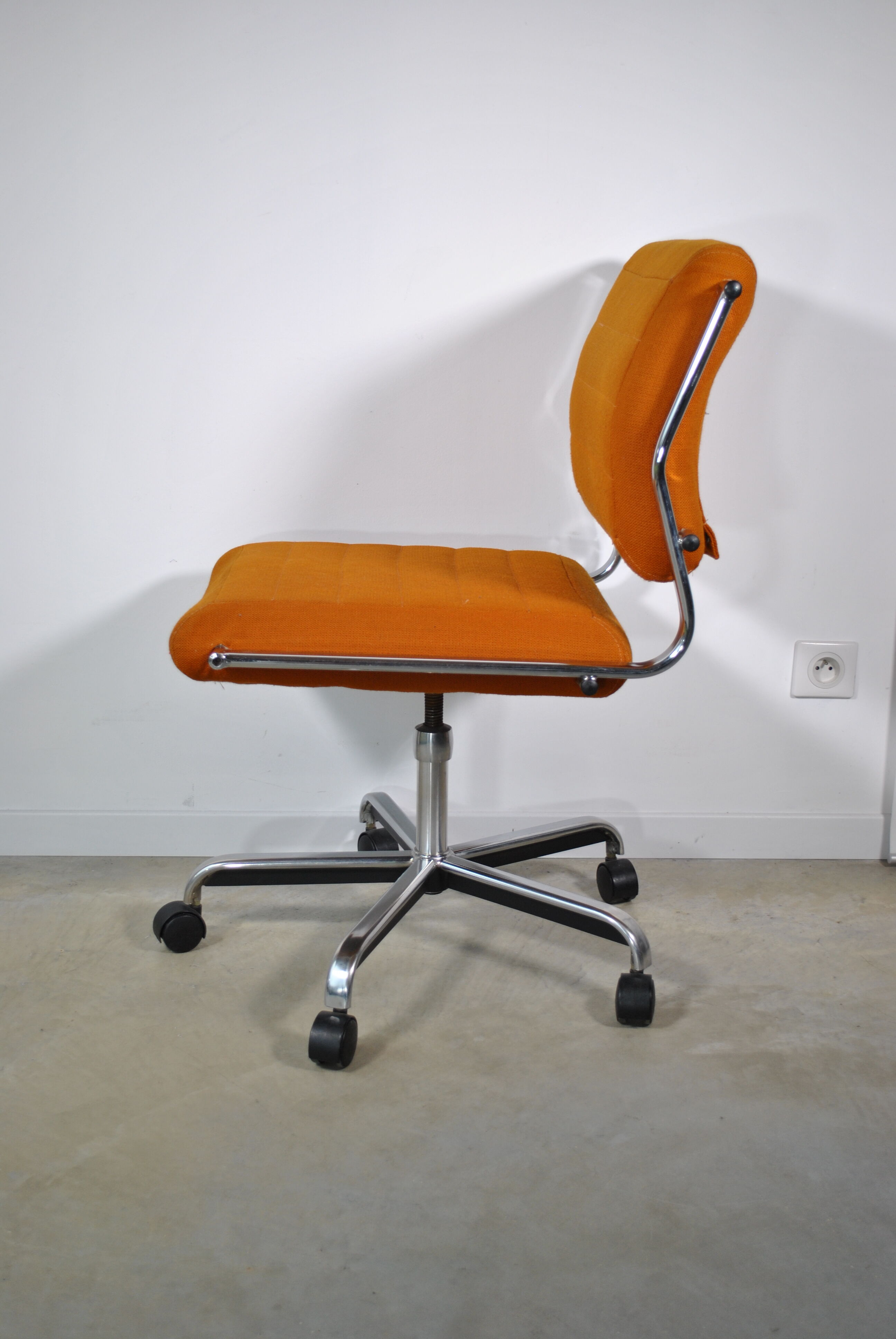 Office chair 1970