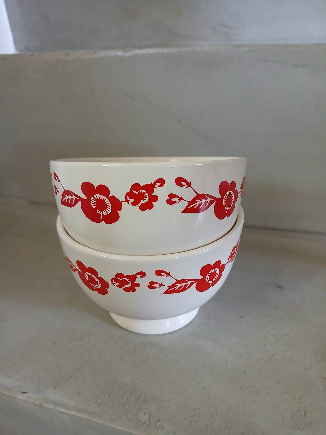 2 vintage bowls