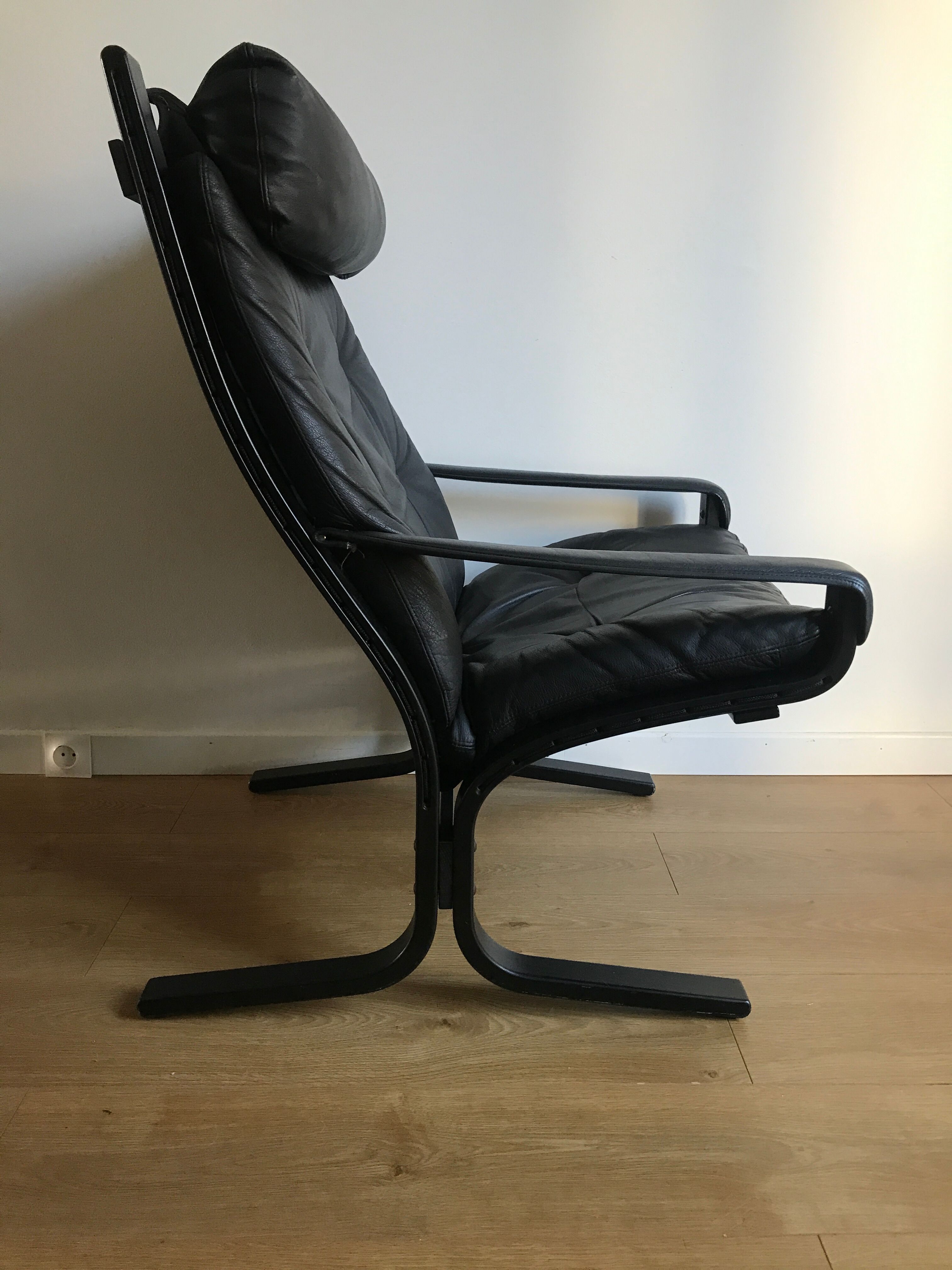 LOUNGE ARMCHAIR SIESTA BLACK LEATHER BY INGMAR RELLING FOR WESTNOFA