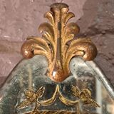 Religious wall light with tassels and eglomised glass