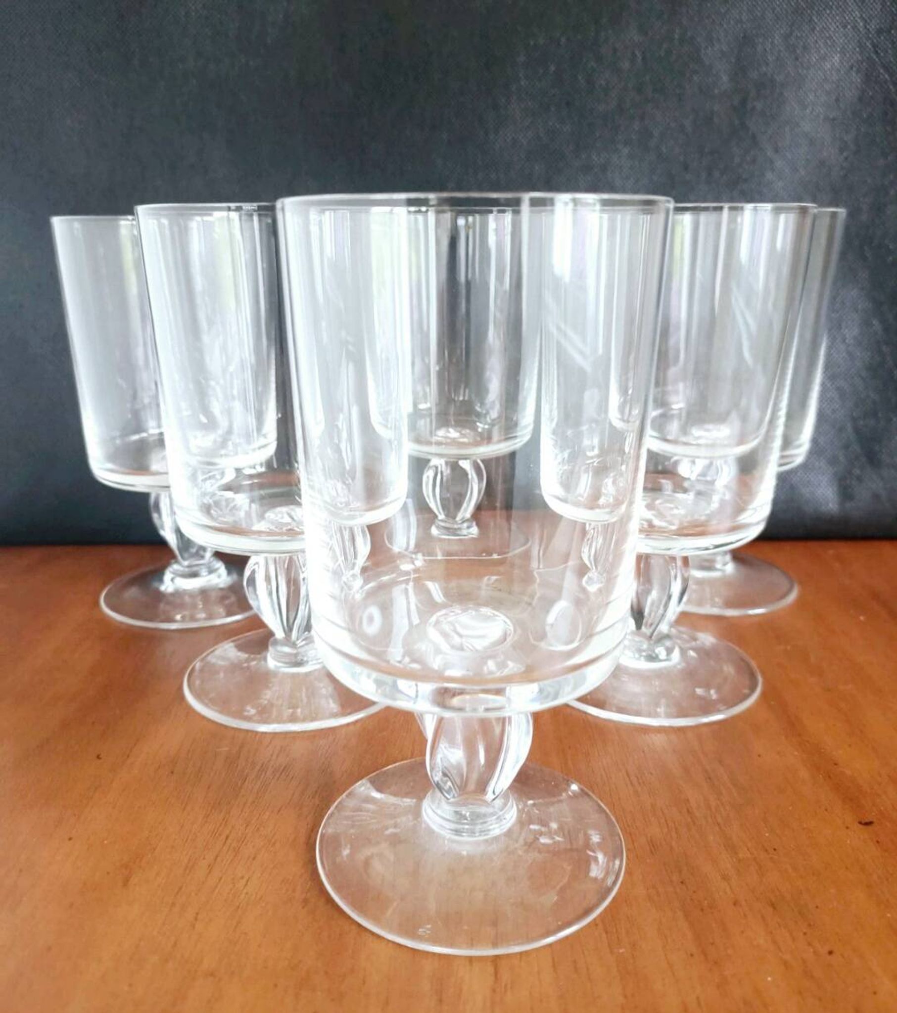 Verres en cristal pieds torsades neufs