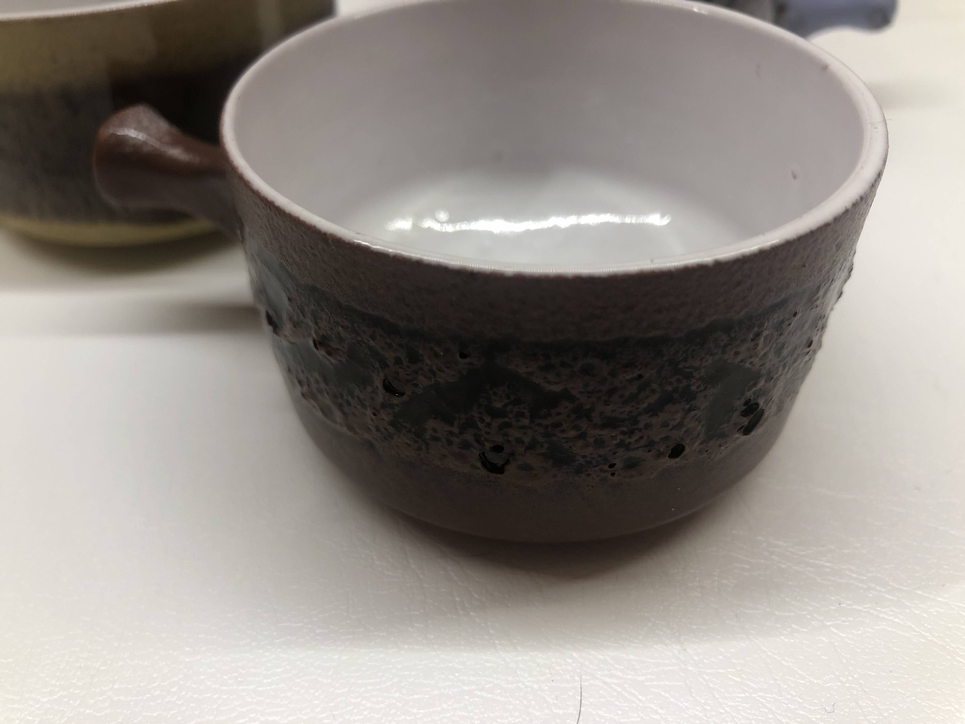 Set of 4 ceramic bowls