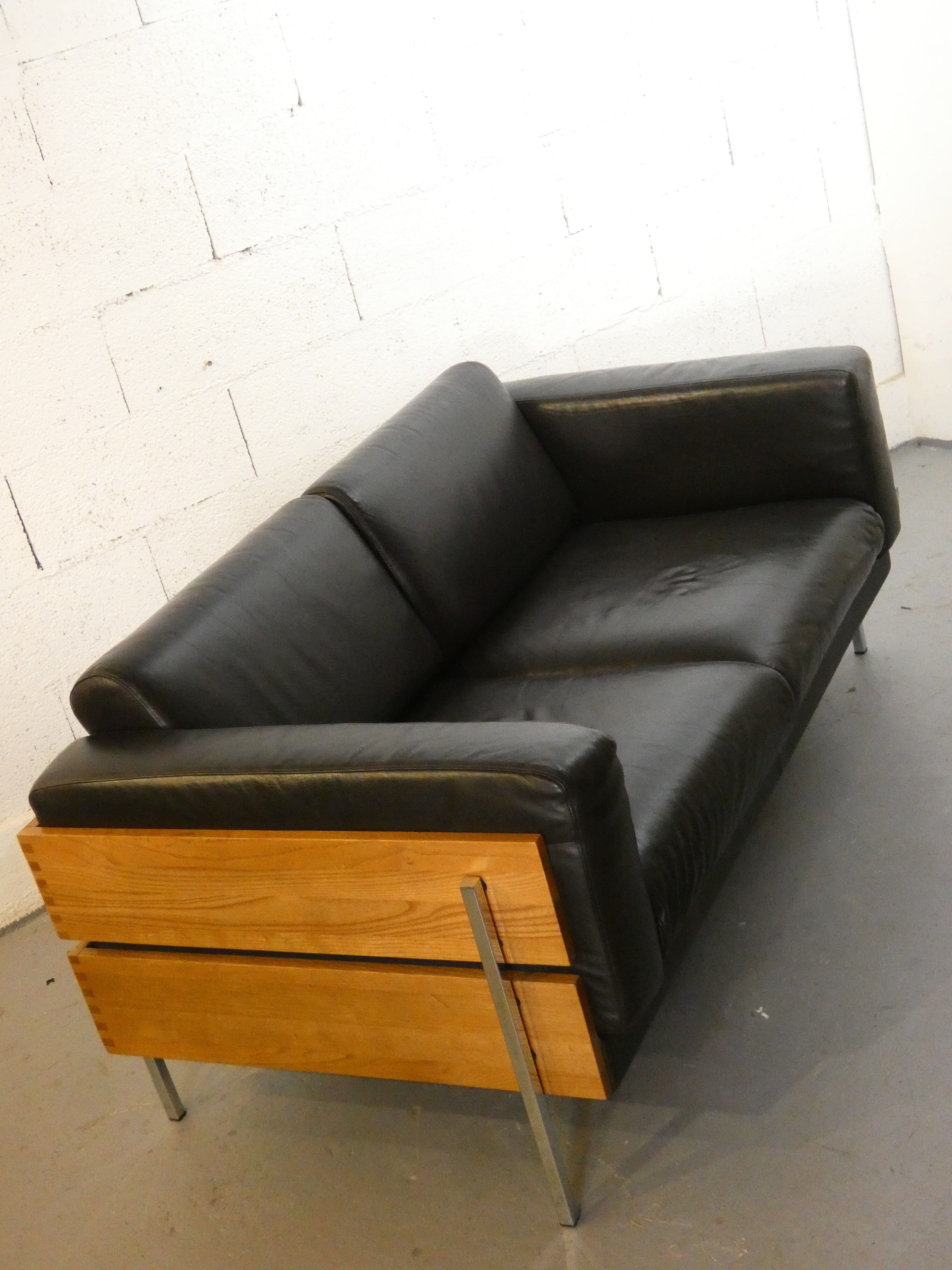 Sofa Forum by Robin Day published by Habitat