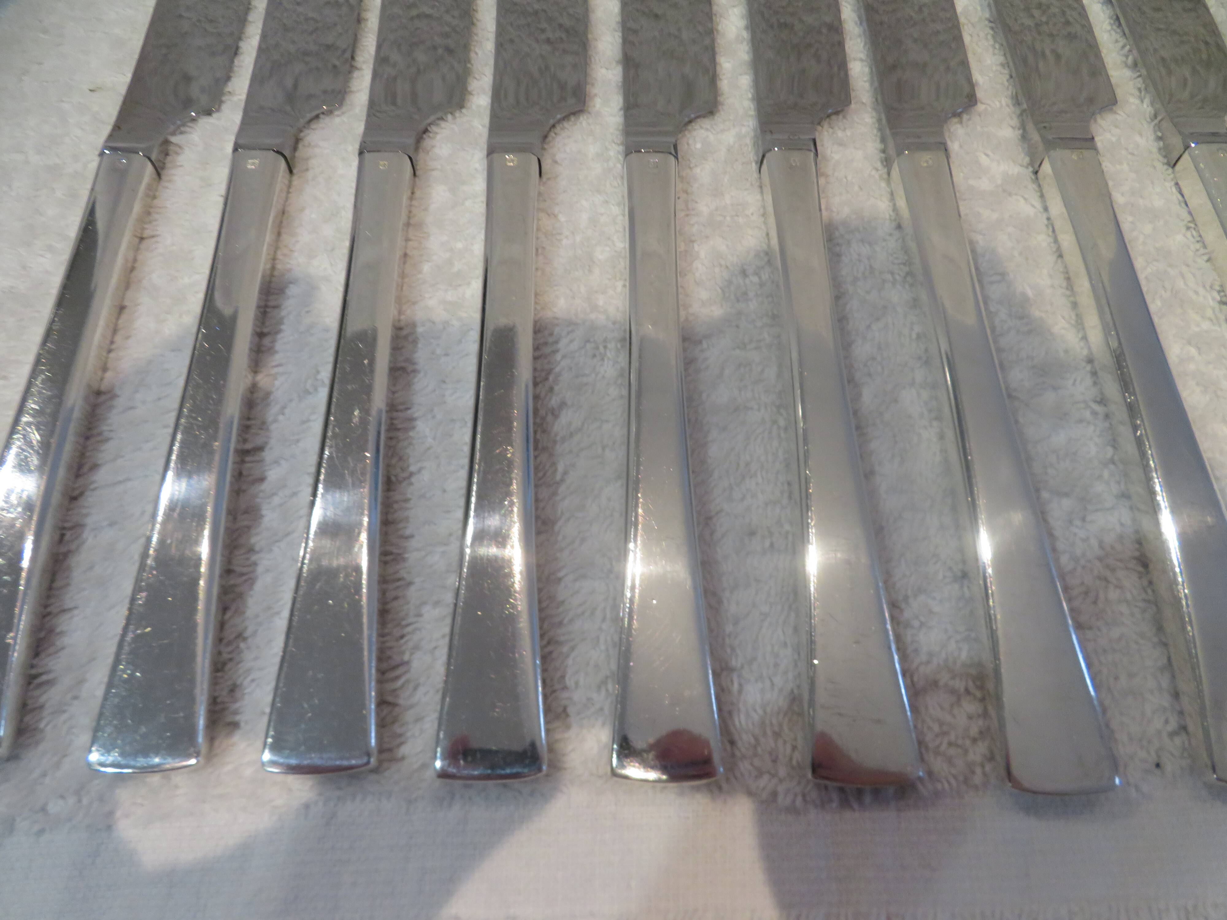 12 table knives with silver-plated metal handles, Christofle Concorde, 23.7 cm
