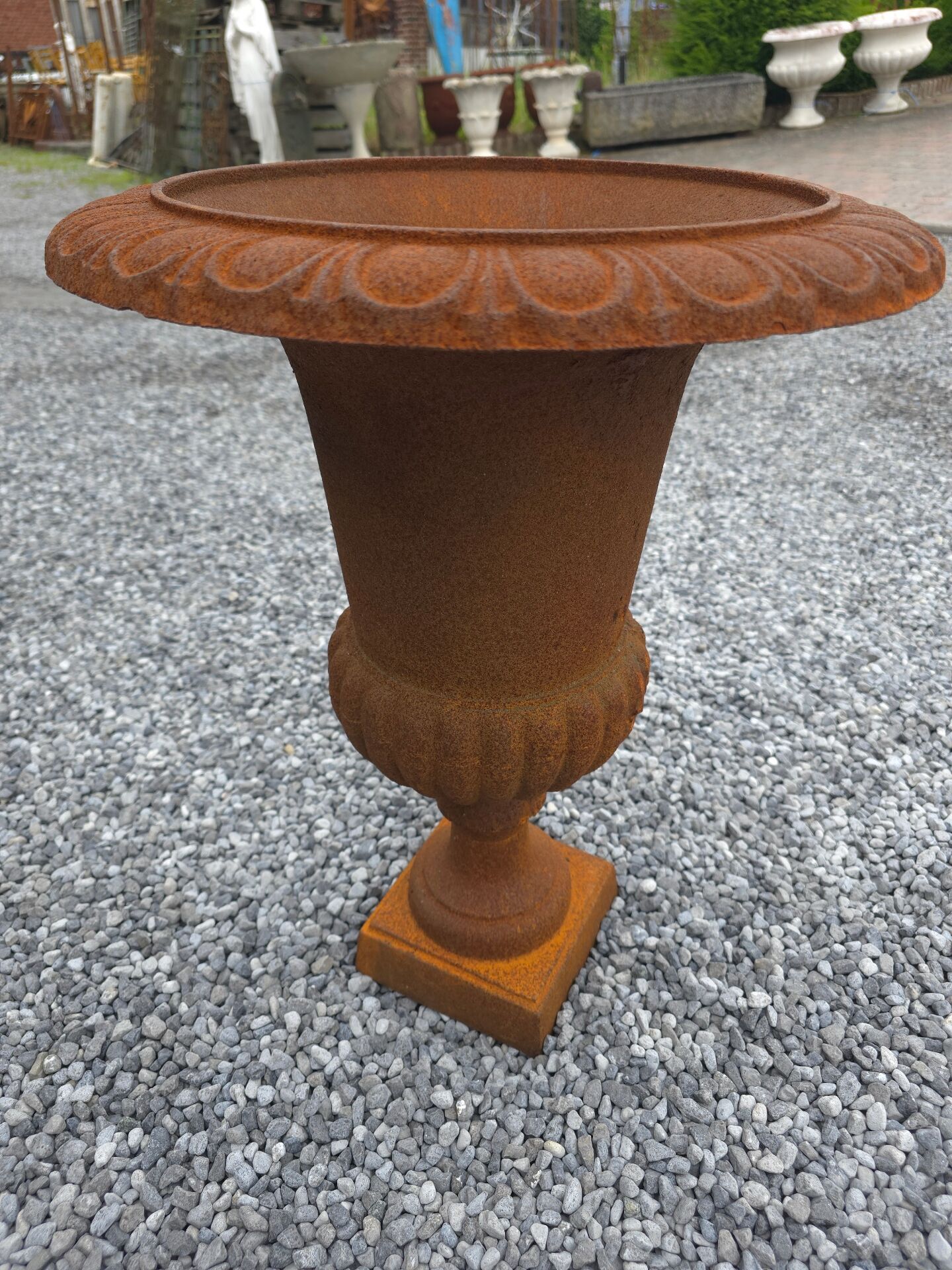 Medical vase in cast iron