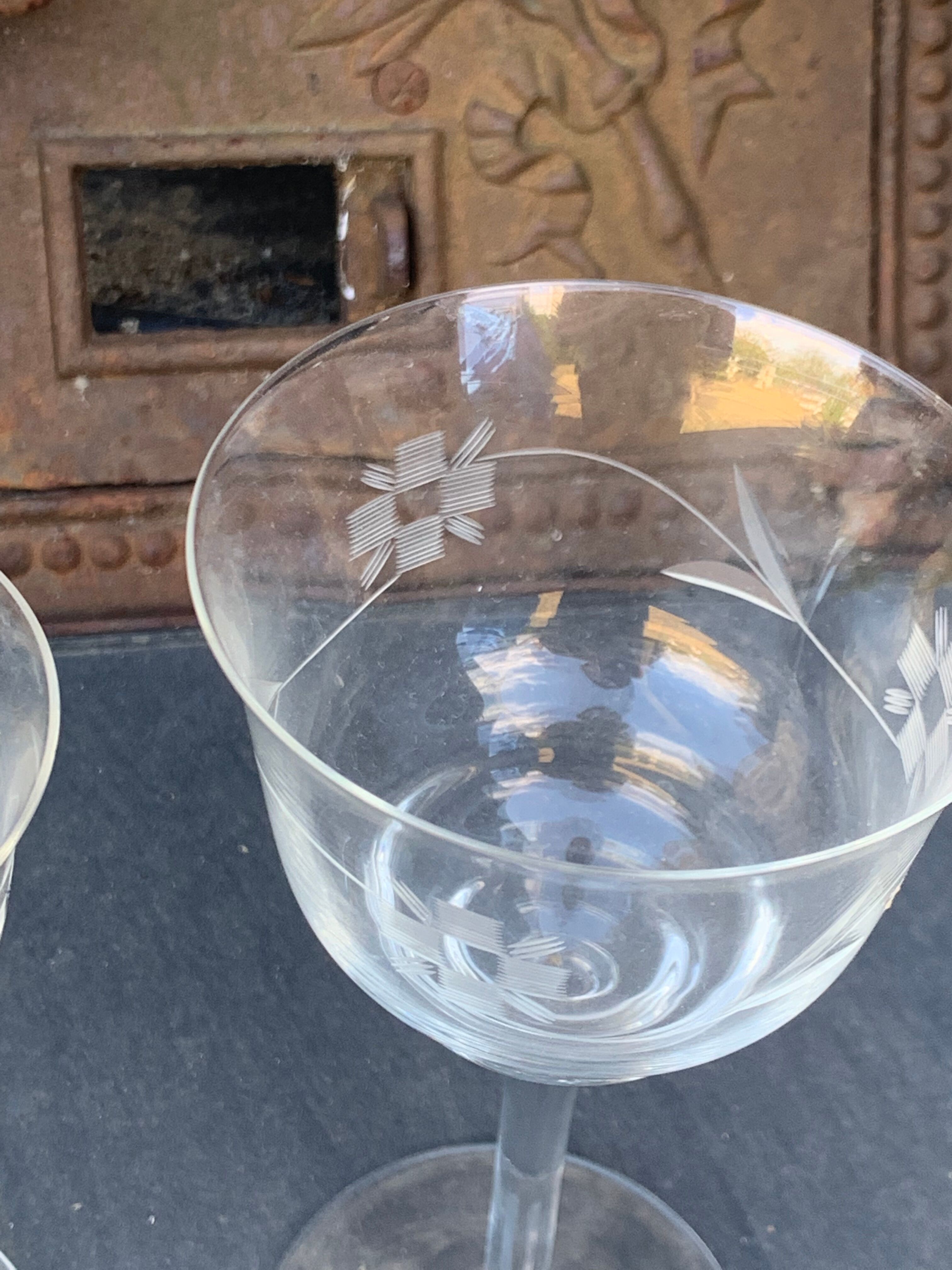 4 art deco wine glasses, chiseled floral pattern, glass and crystal