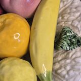 Assiette en barbotine fruits
