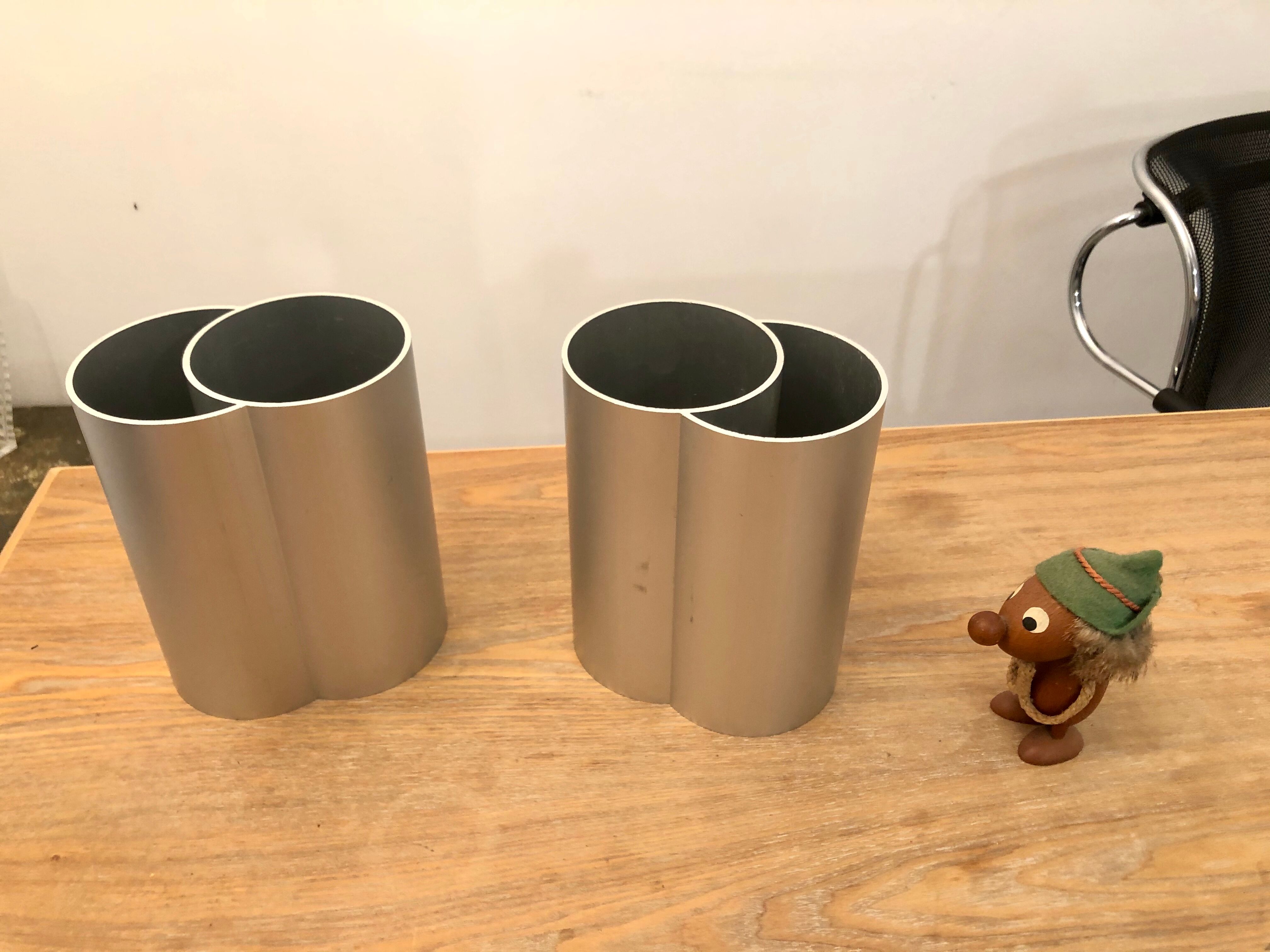 Pair of minimalist vase, 70s