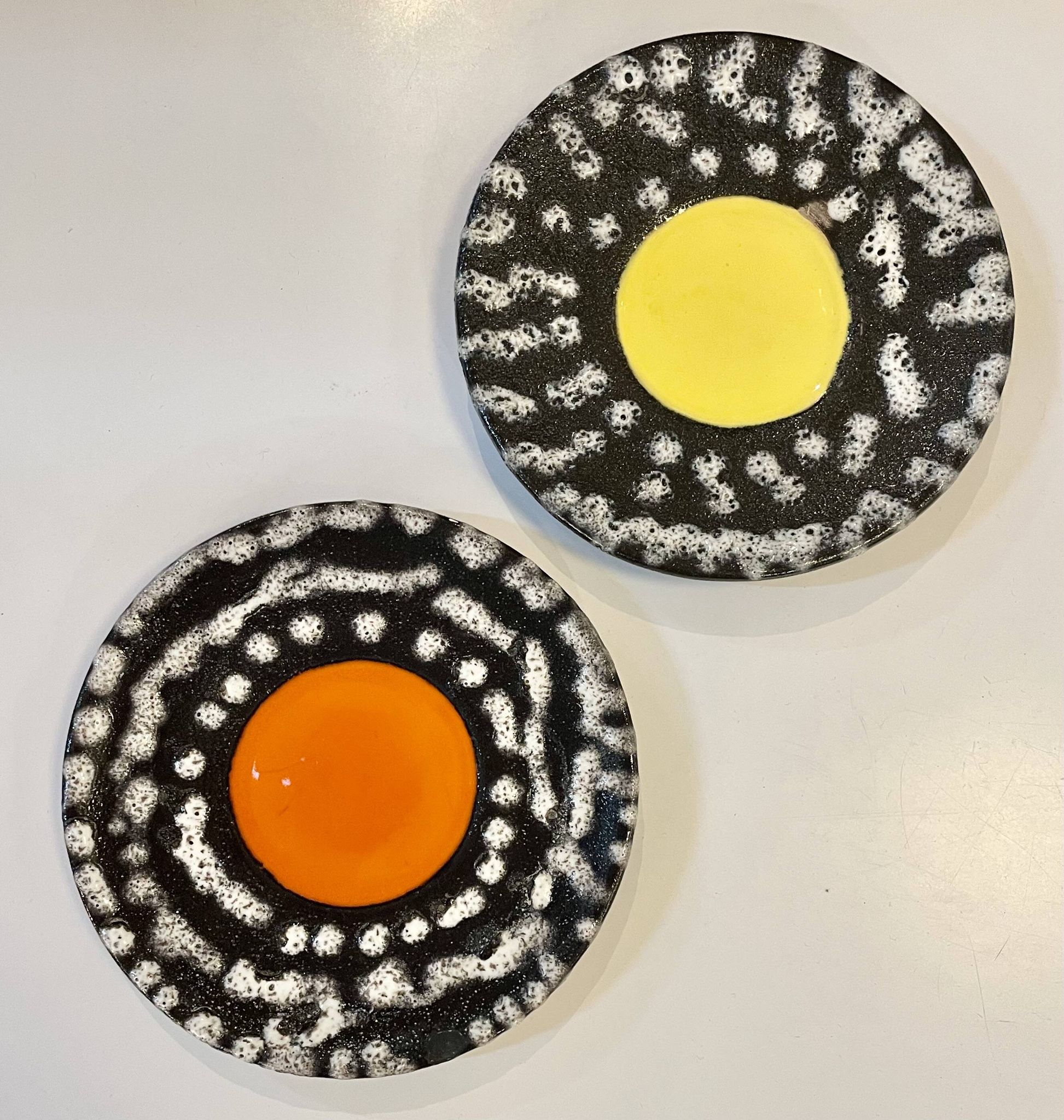 Pair of saucers Vallauris