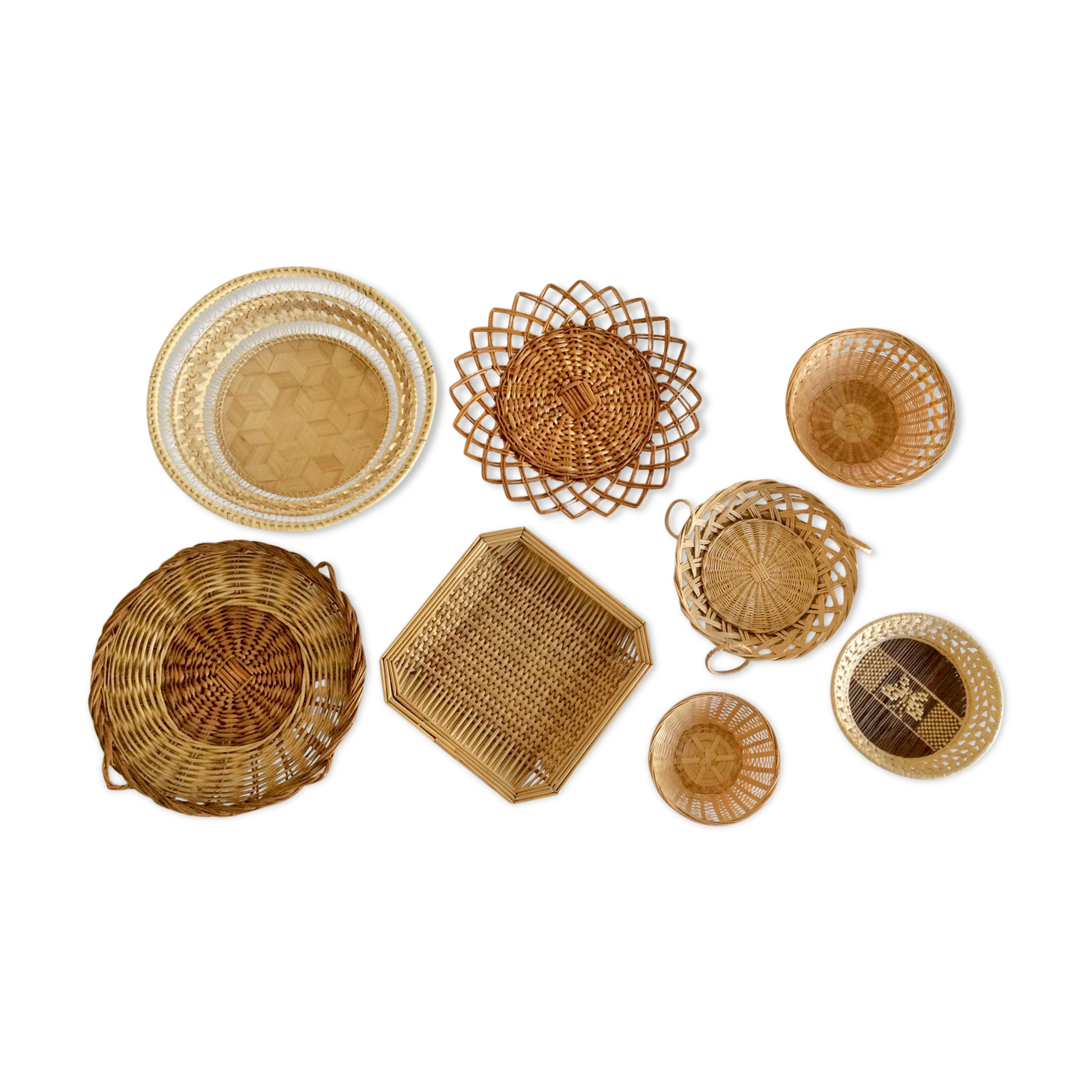 Wall composition of 8 baskets