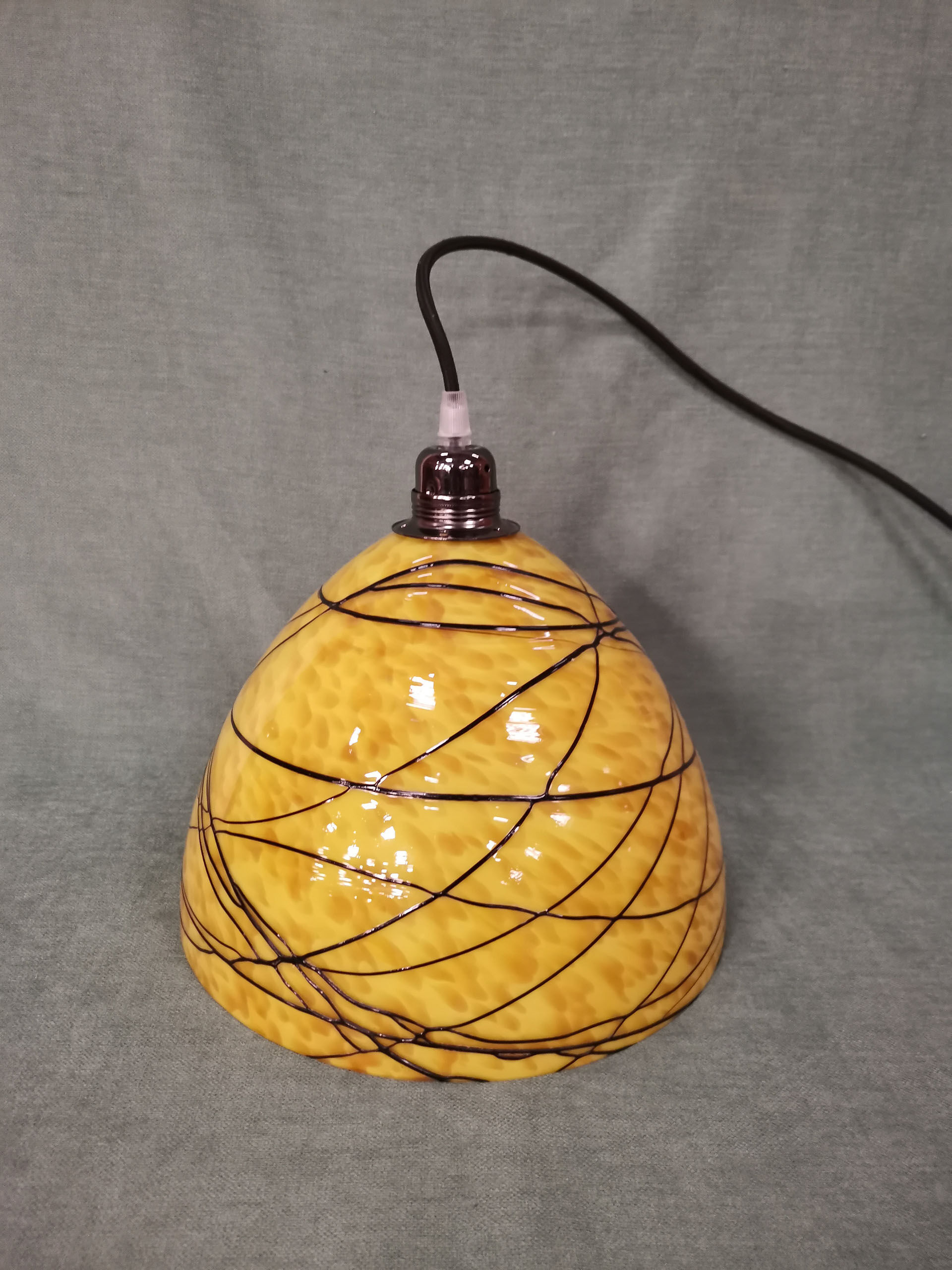 Suspension in yellow Clichy glass and black border