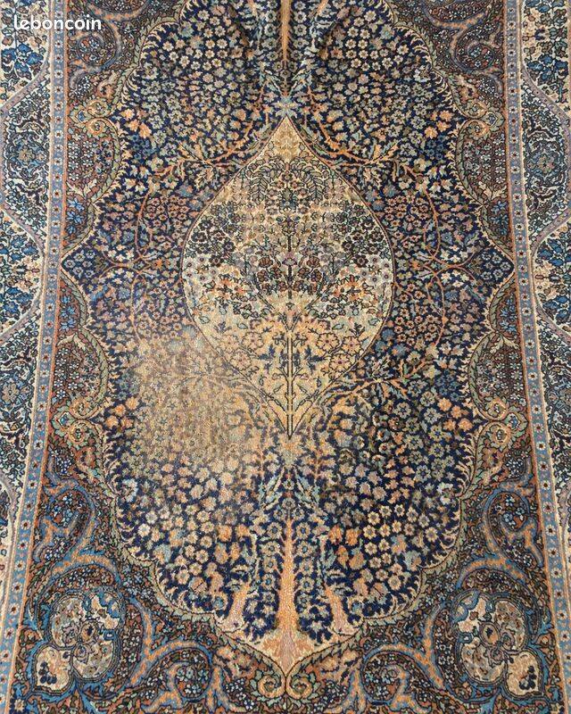 Ancient Oriental rug – wool – 204 x 130 cm – tree of life patterns